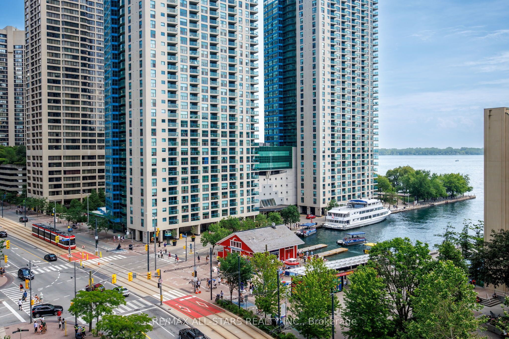 208 Queens Quay W 804 Property Photo 1