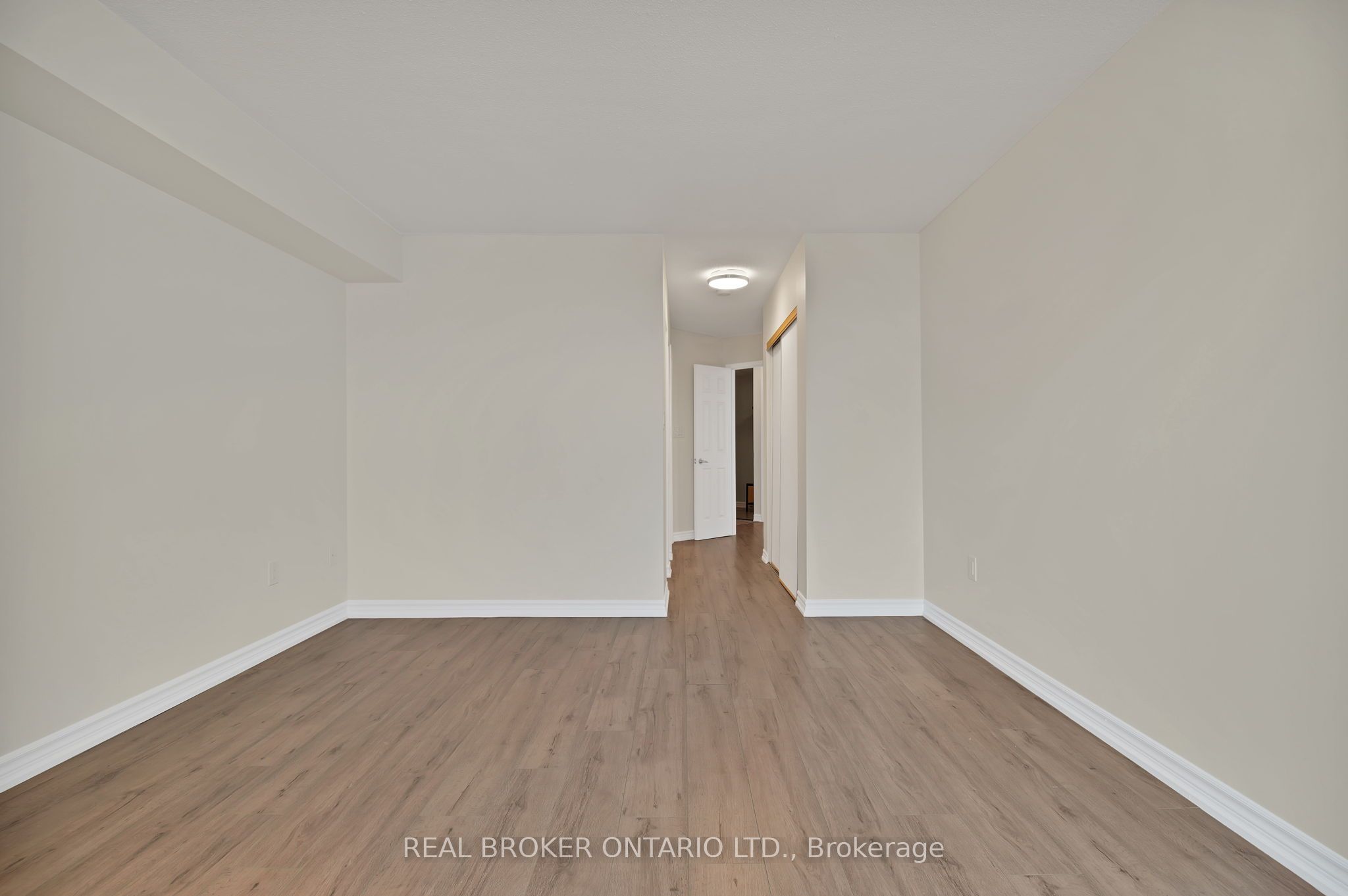 5 Concorde Place 3301 Property Photo 19