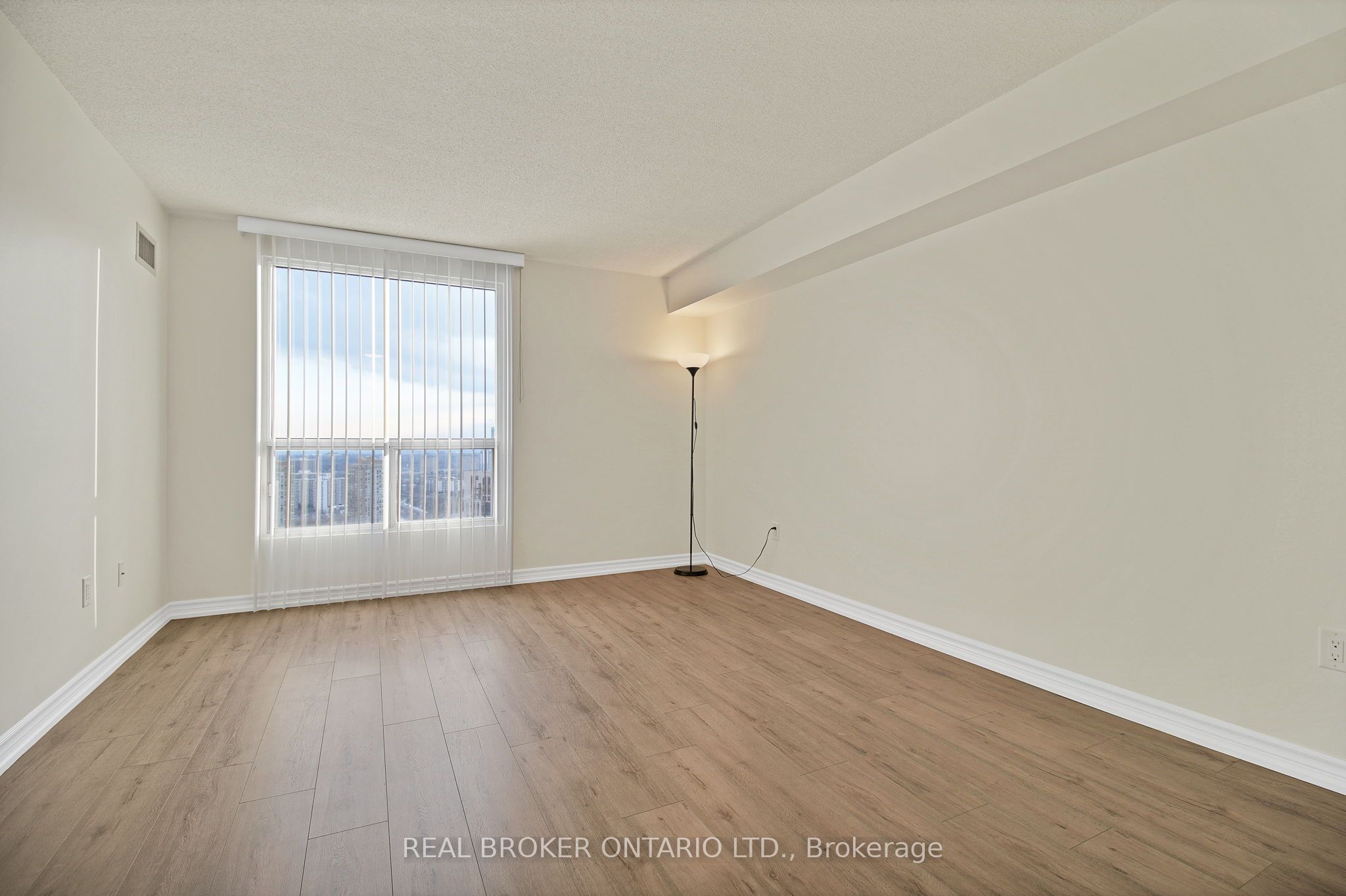 5 Concorde Place 3301 Property Photo 24