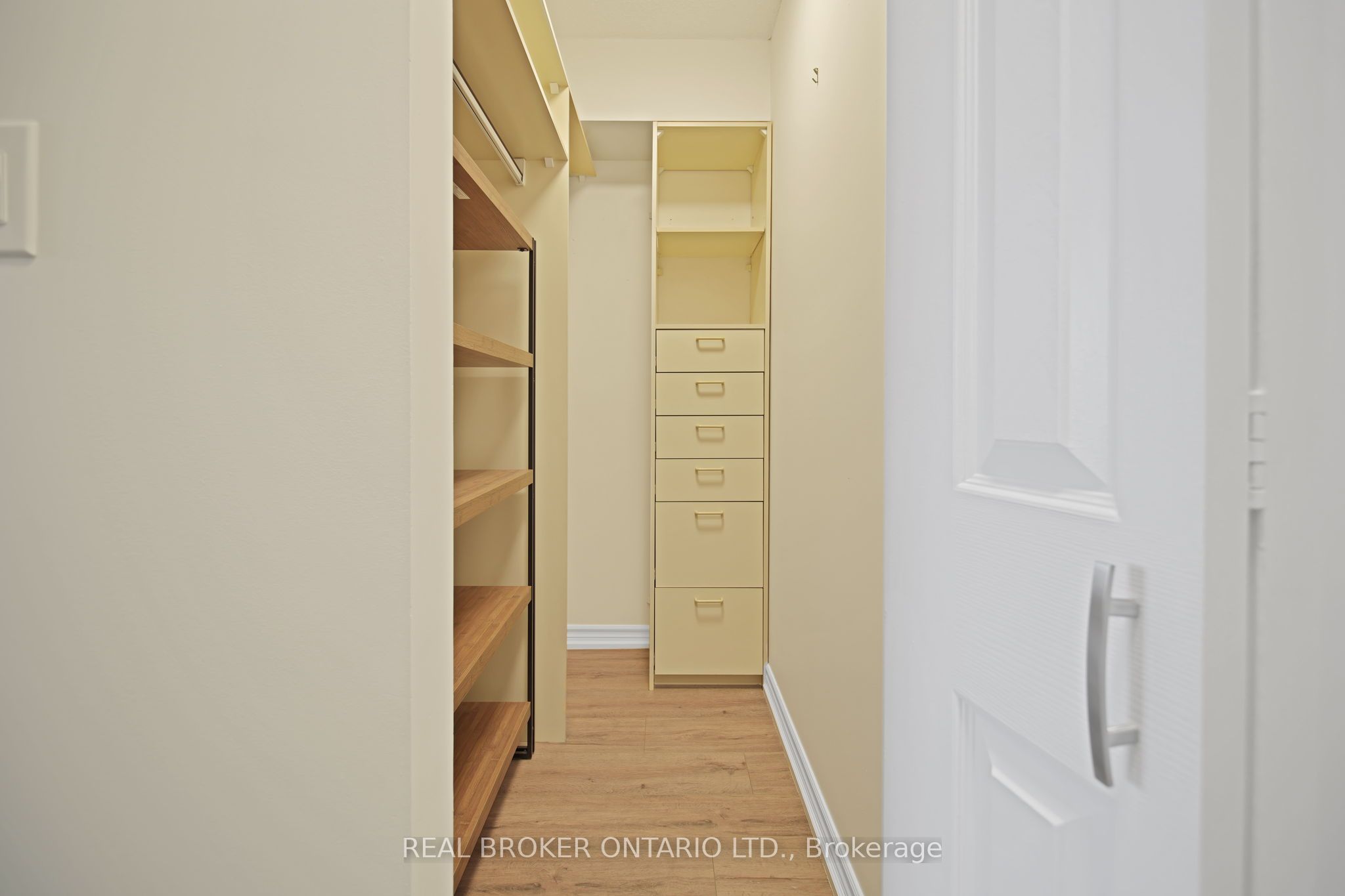 5 Concorde Place 3301 Property Photo 37