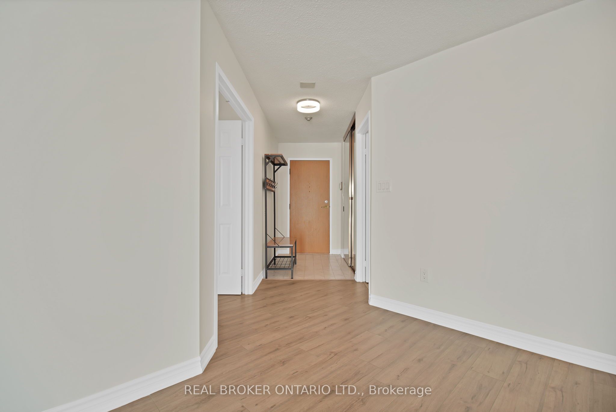 5 Concorde Place 3301 Property Photo 39