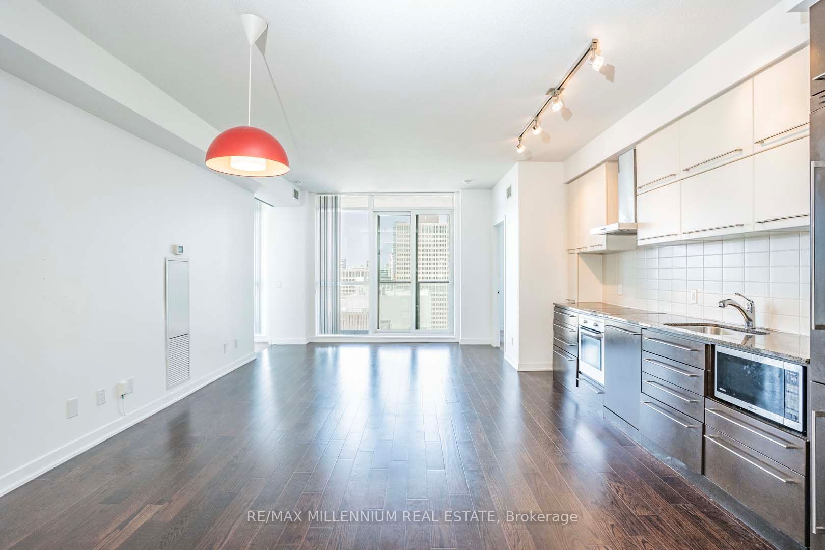 770 Bay Street 2212 Property Photo 2