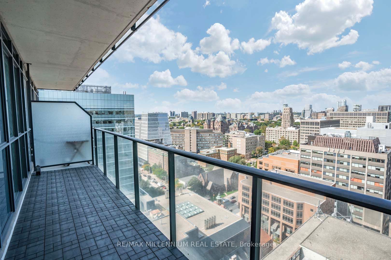 770 Bay Street 2212 Property Photo 7