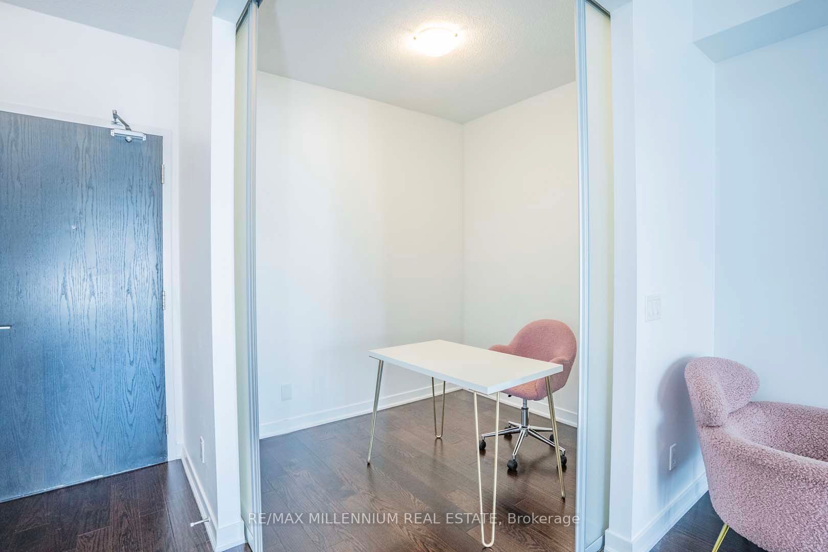 770 Bay Street 2212 Property Photo 17