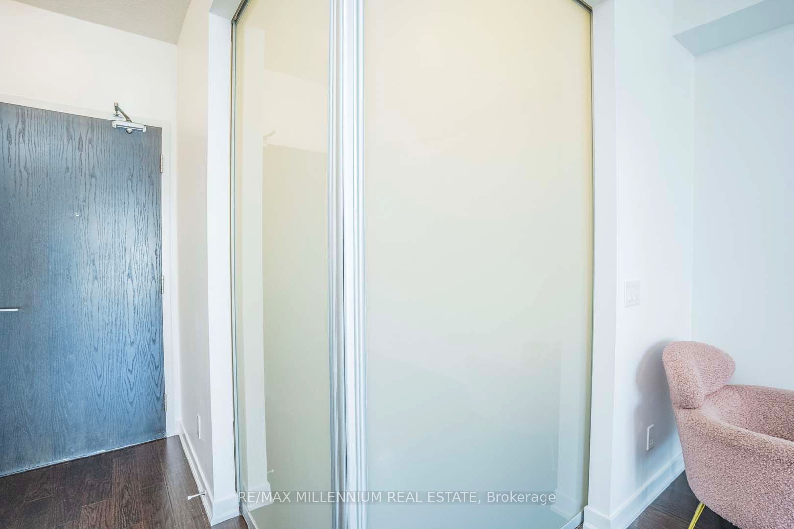 770 Bay Street 2212 Property Photo 18