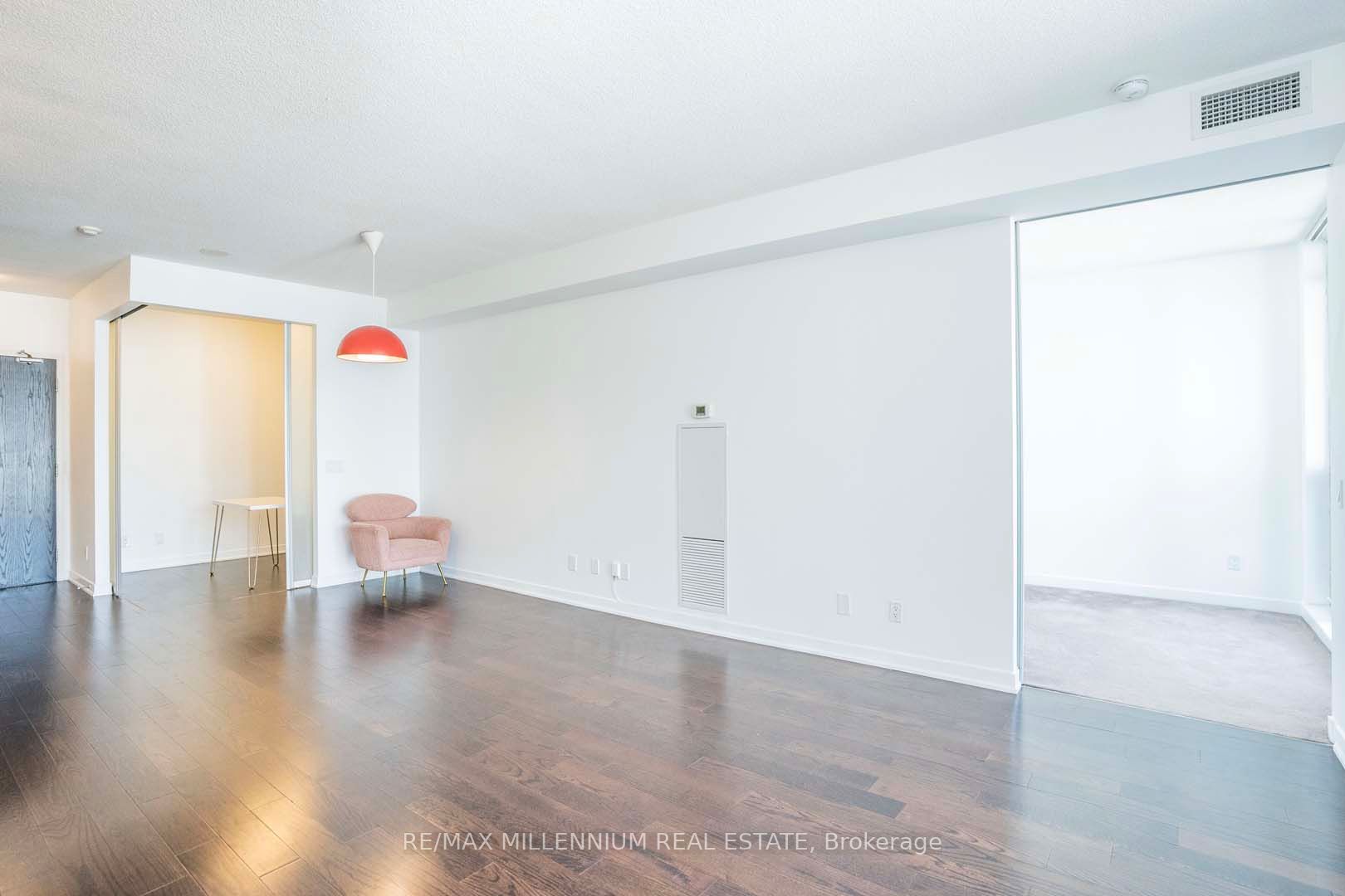 770 Bay Street 2212 Property Photo 20