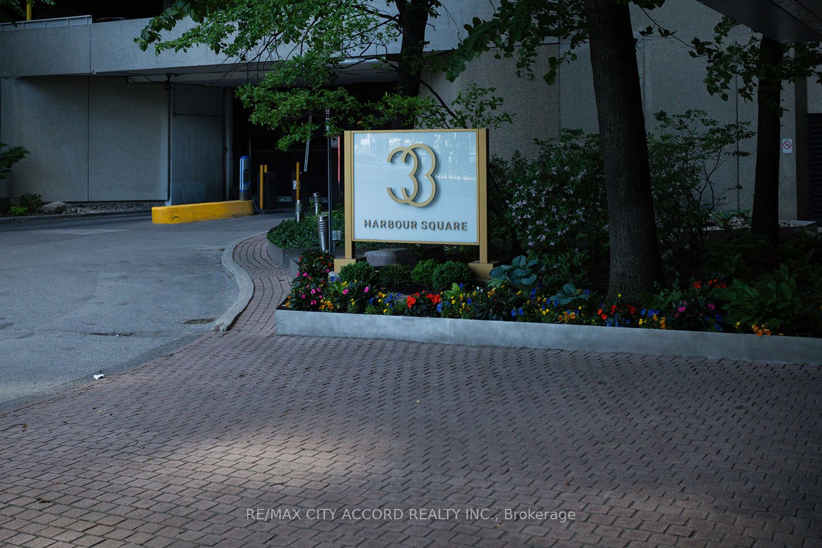 33 Harbour Square 2018 Property Photo 1