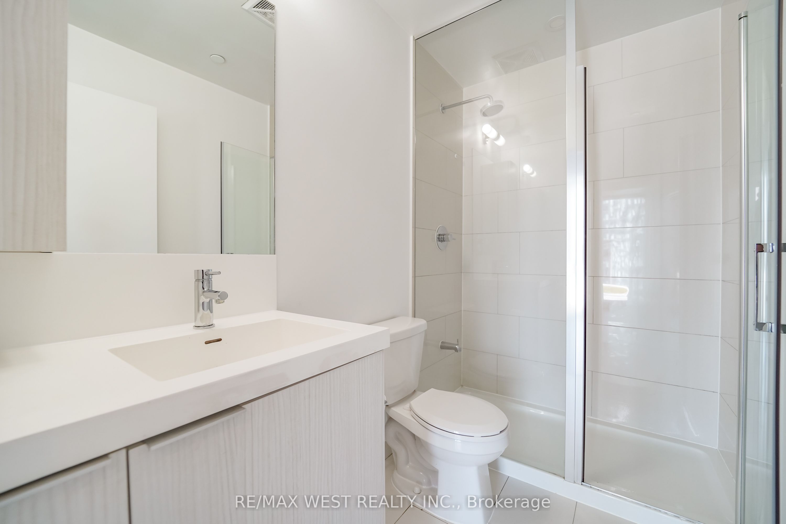 225 Sumach Street 1511 Property Photo 5