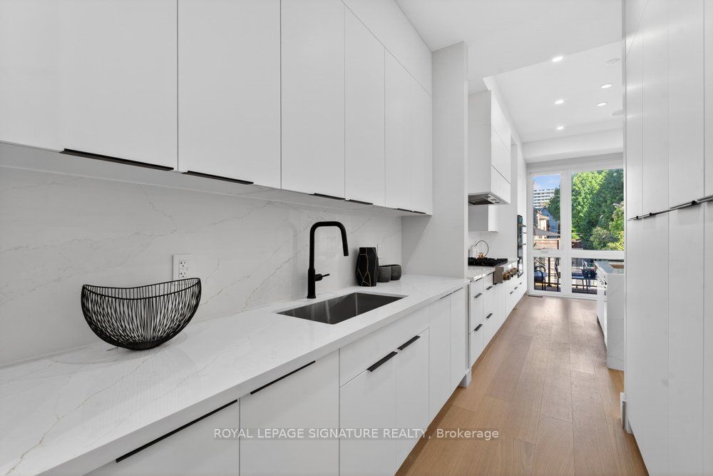 339 Broadway Avenue Property Photo 17