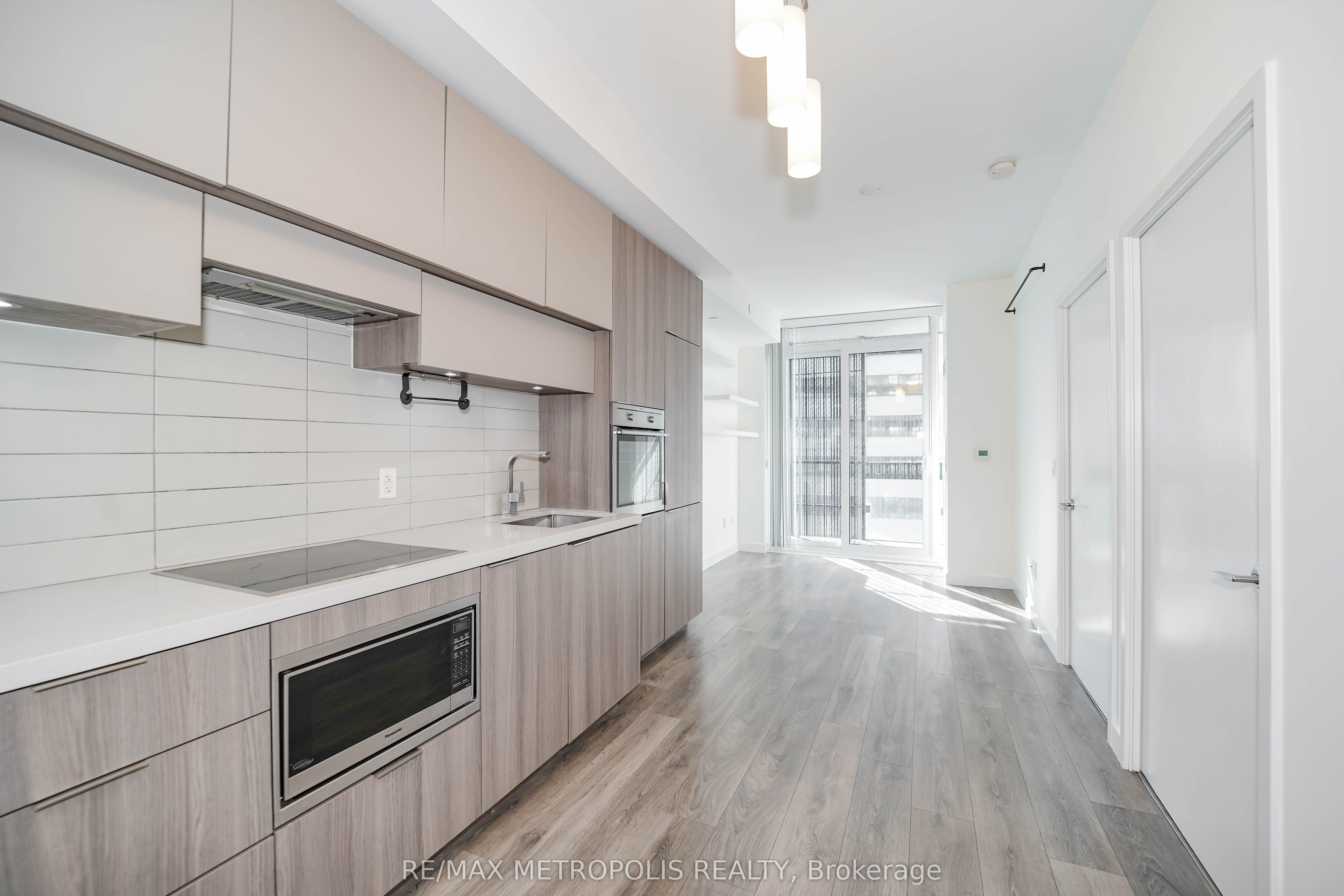 8 Eglinton Avenue E 1504 Property Photo 9