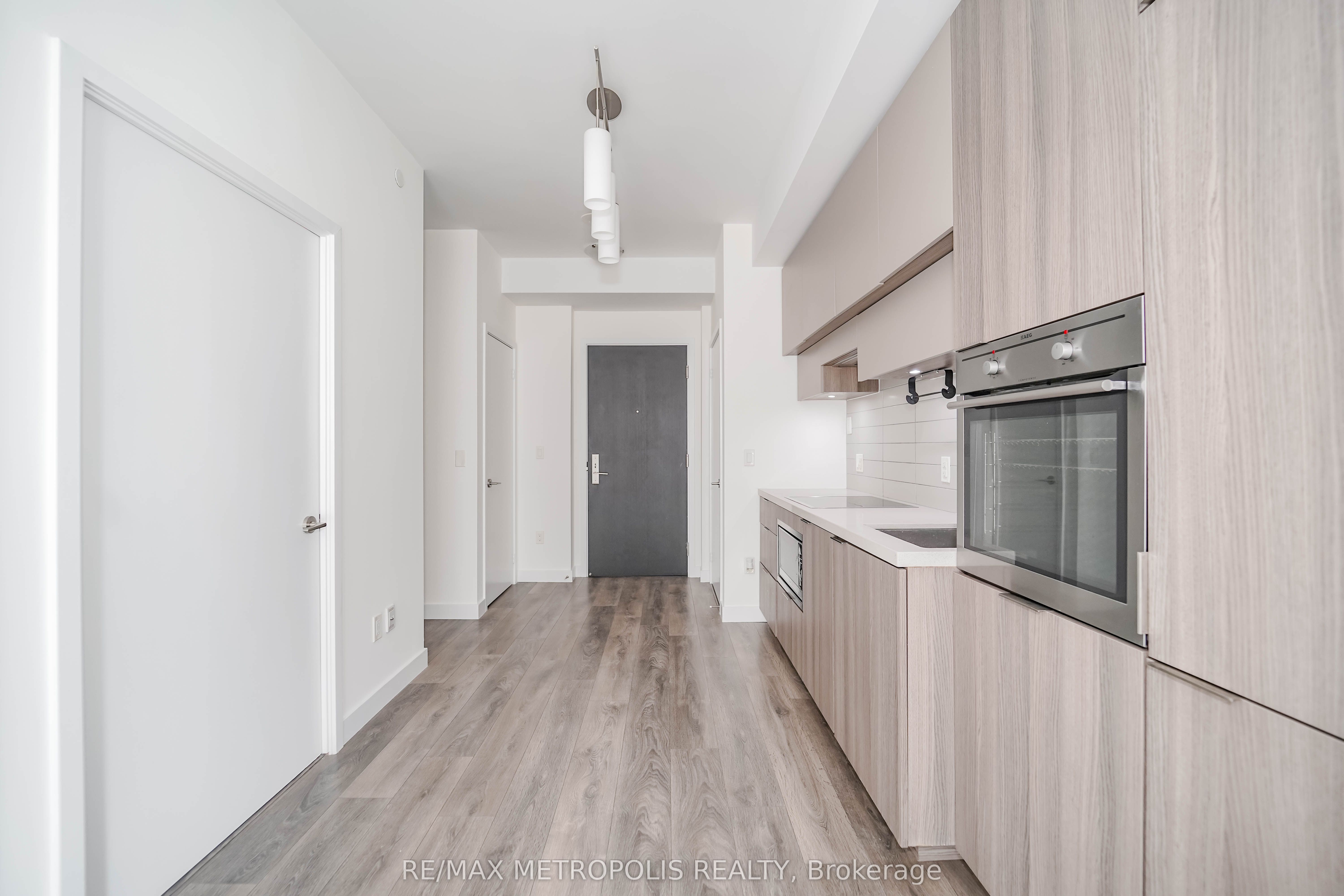 8 Eglinton Avenue E 1504 Property Photo 11