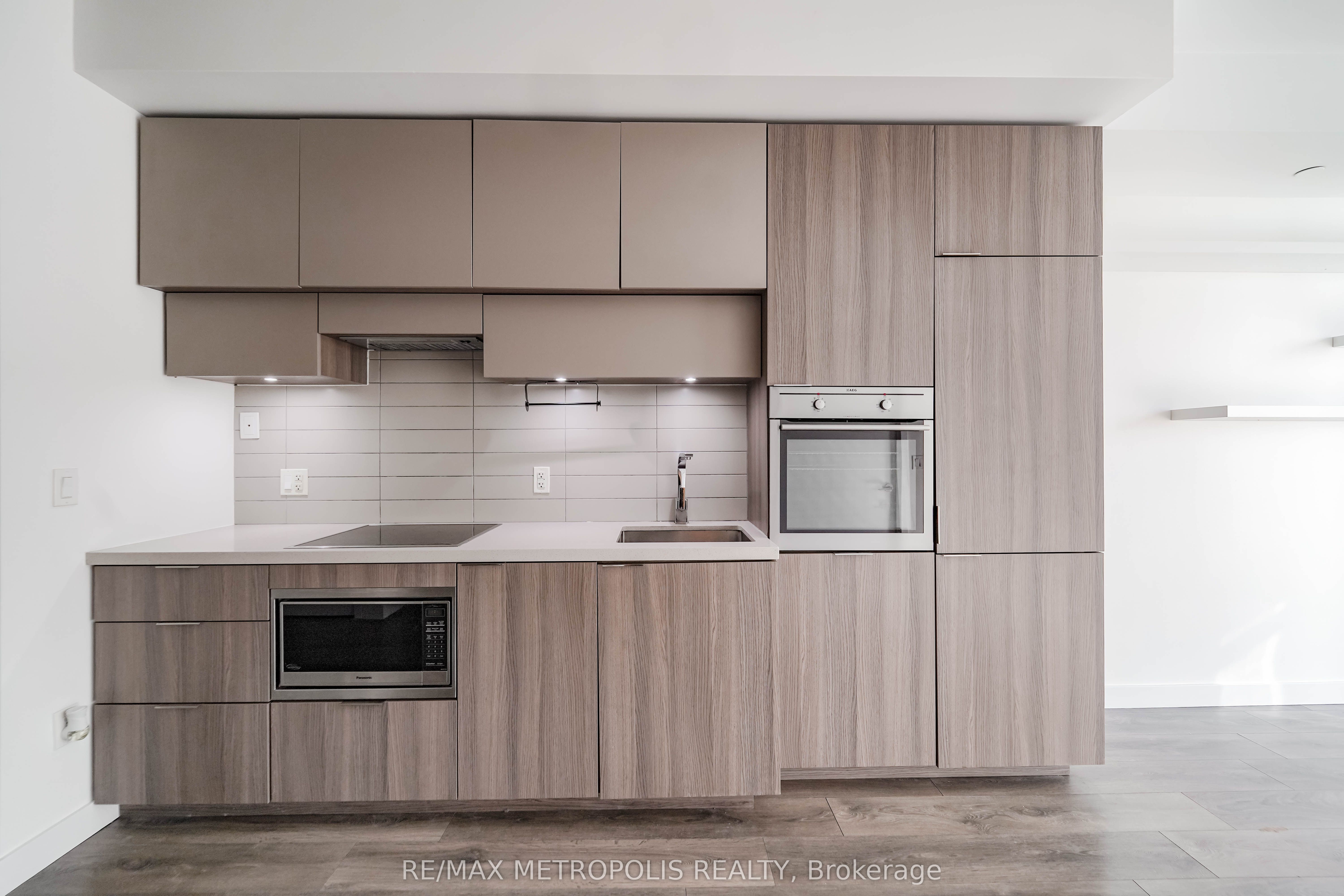 8 Eglinton Avenue E 1504 Property Photo 16
