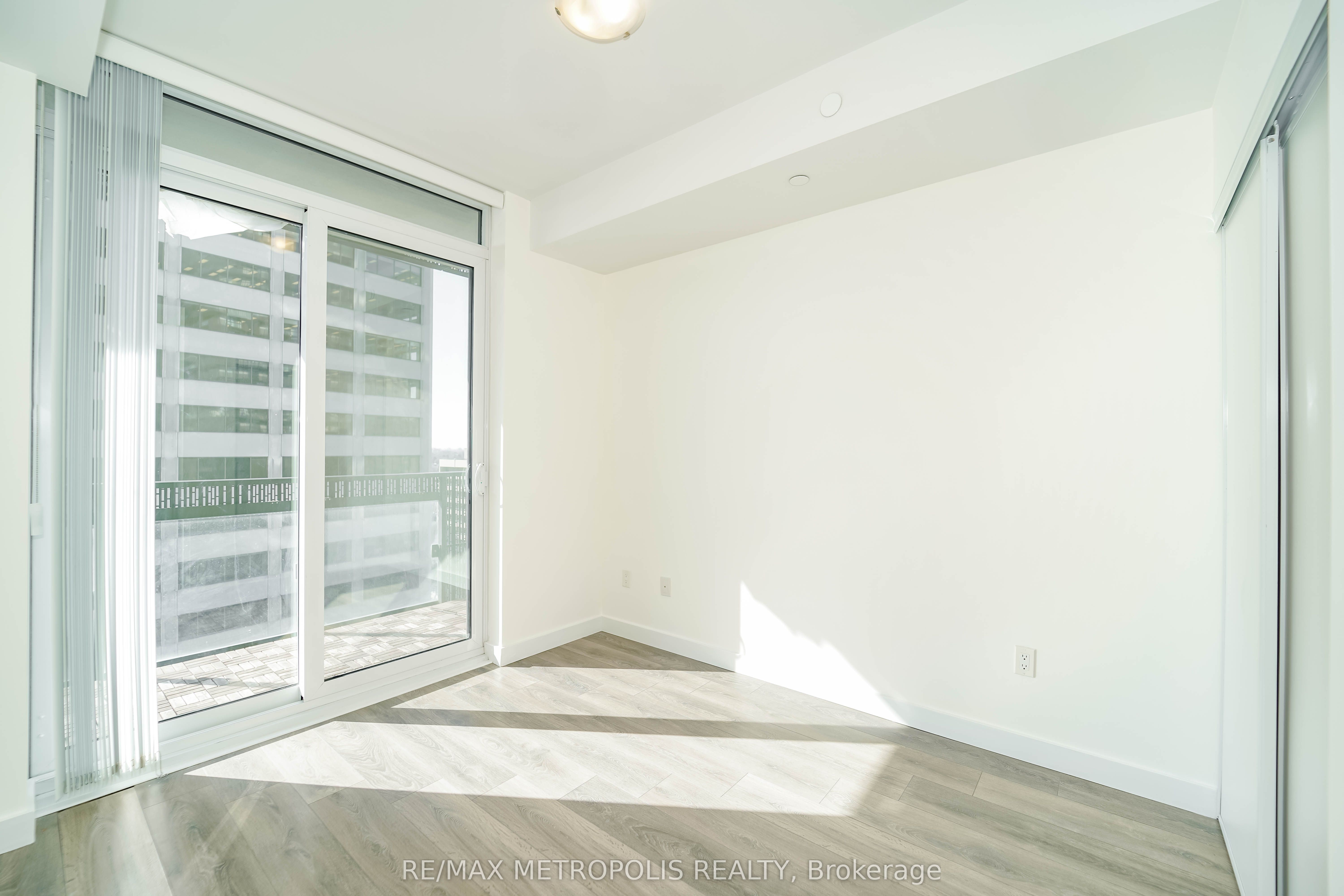 8 Eglinton Avenue E 1504 Property Photo 22