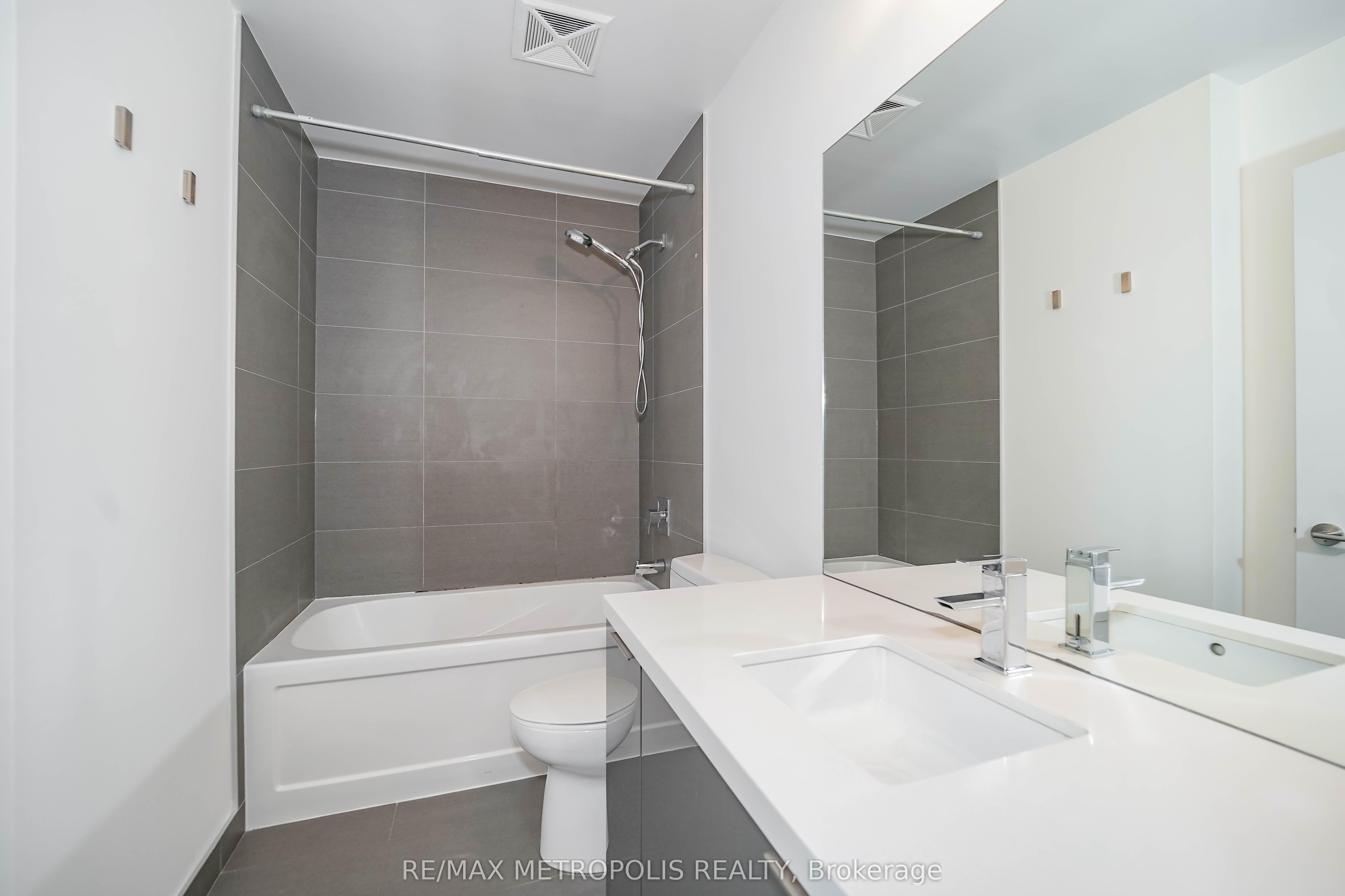 8 Eglinton Avenue E 1504 Property Photo 26