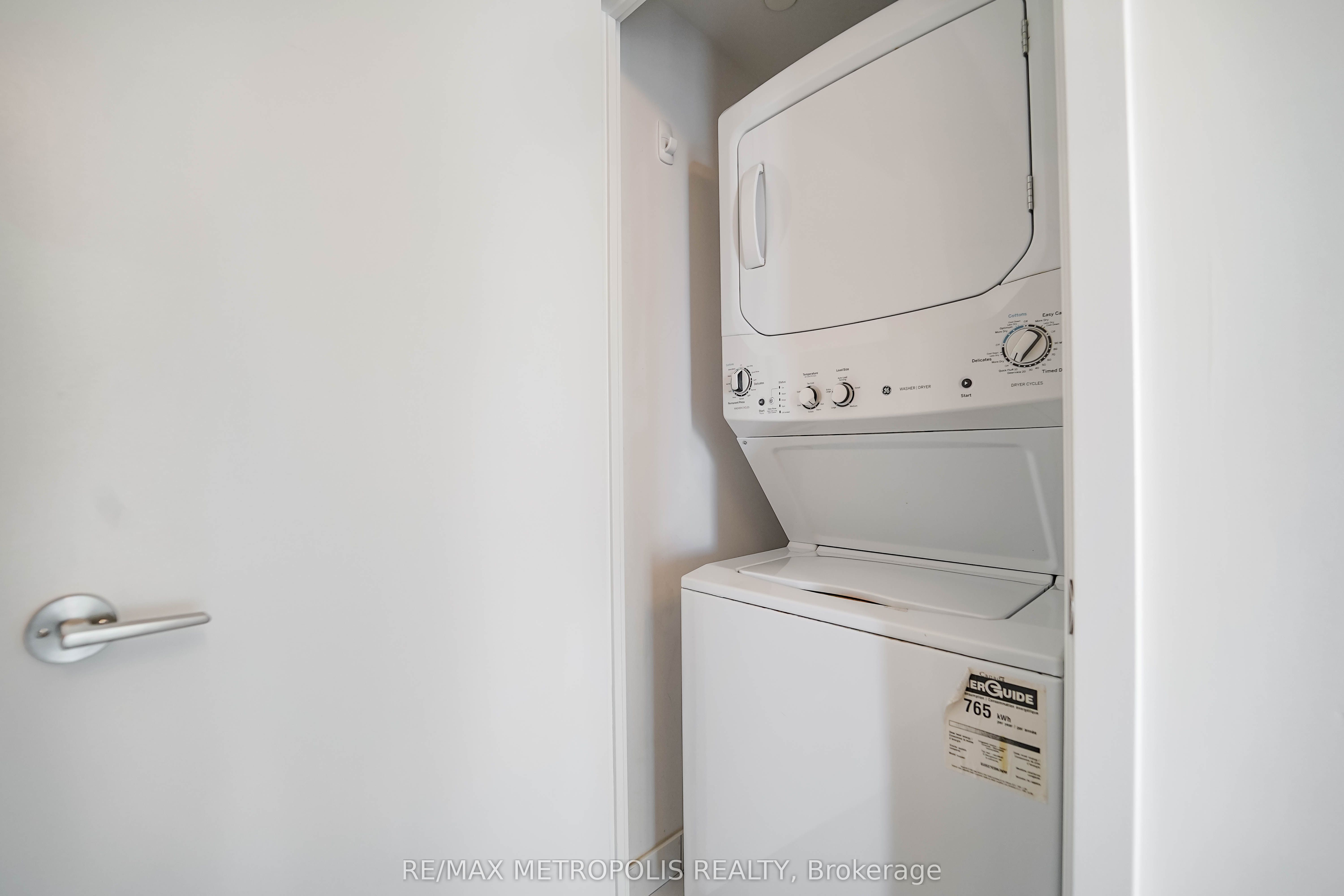 8 Eglinton Avenue E 1504 Property Photo 27