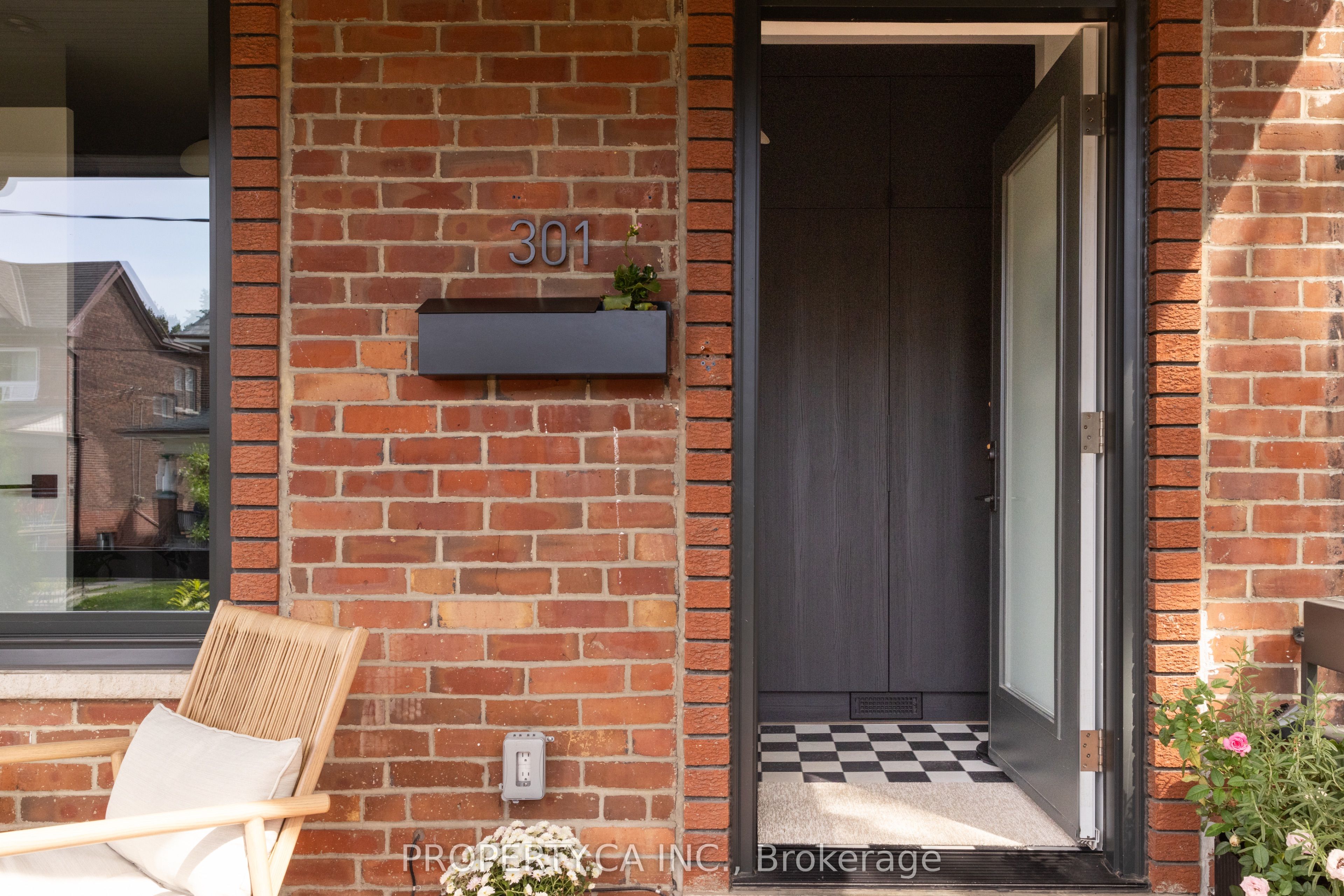301 Grace Street Property Photo 2