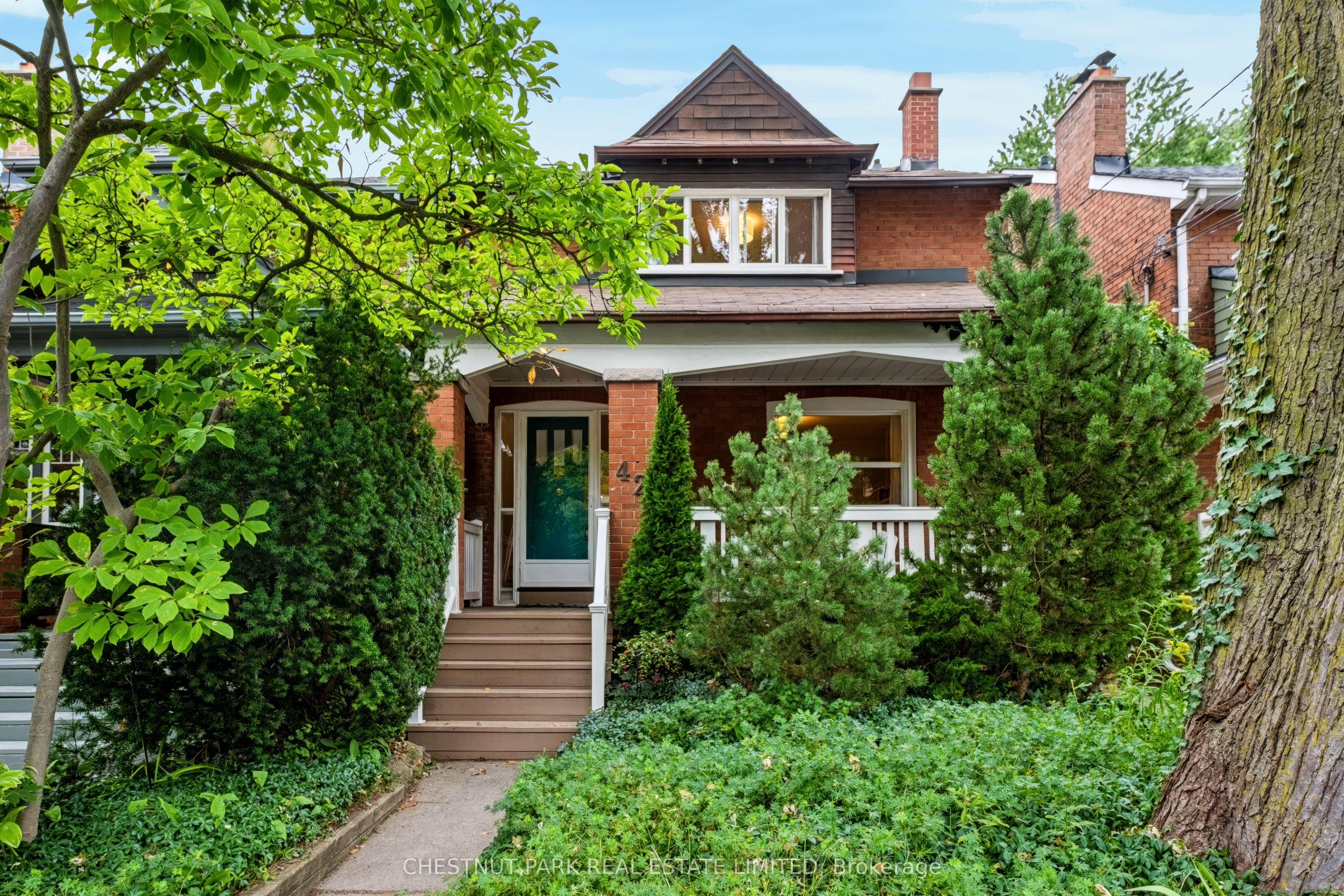 42 Bowood Avenue Property Photo 1