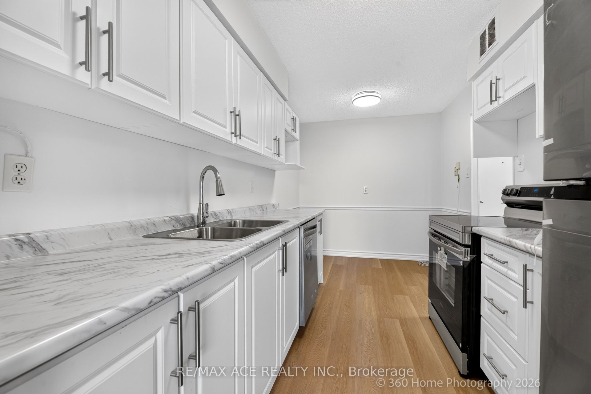 25 Sunrise Avenue 506 Property Photo 10