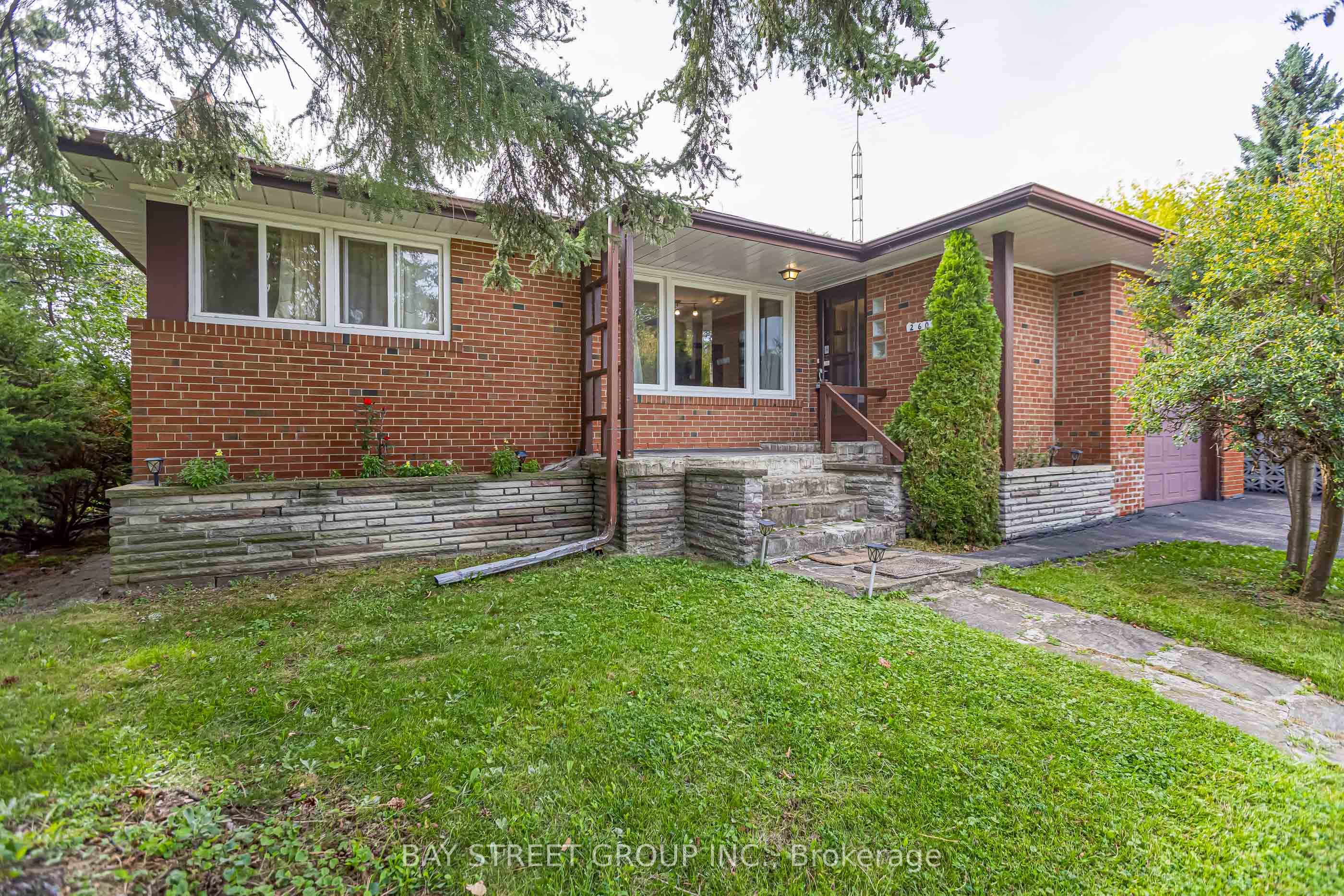 260 Moore Park Avenue Property Photo 3