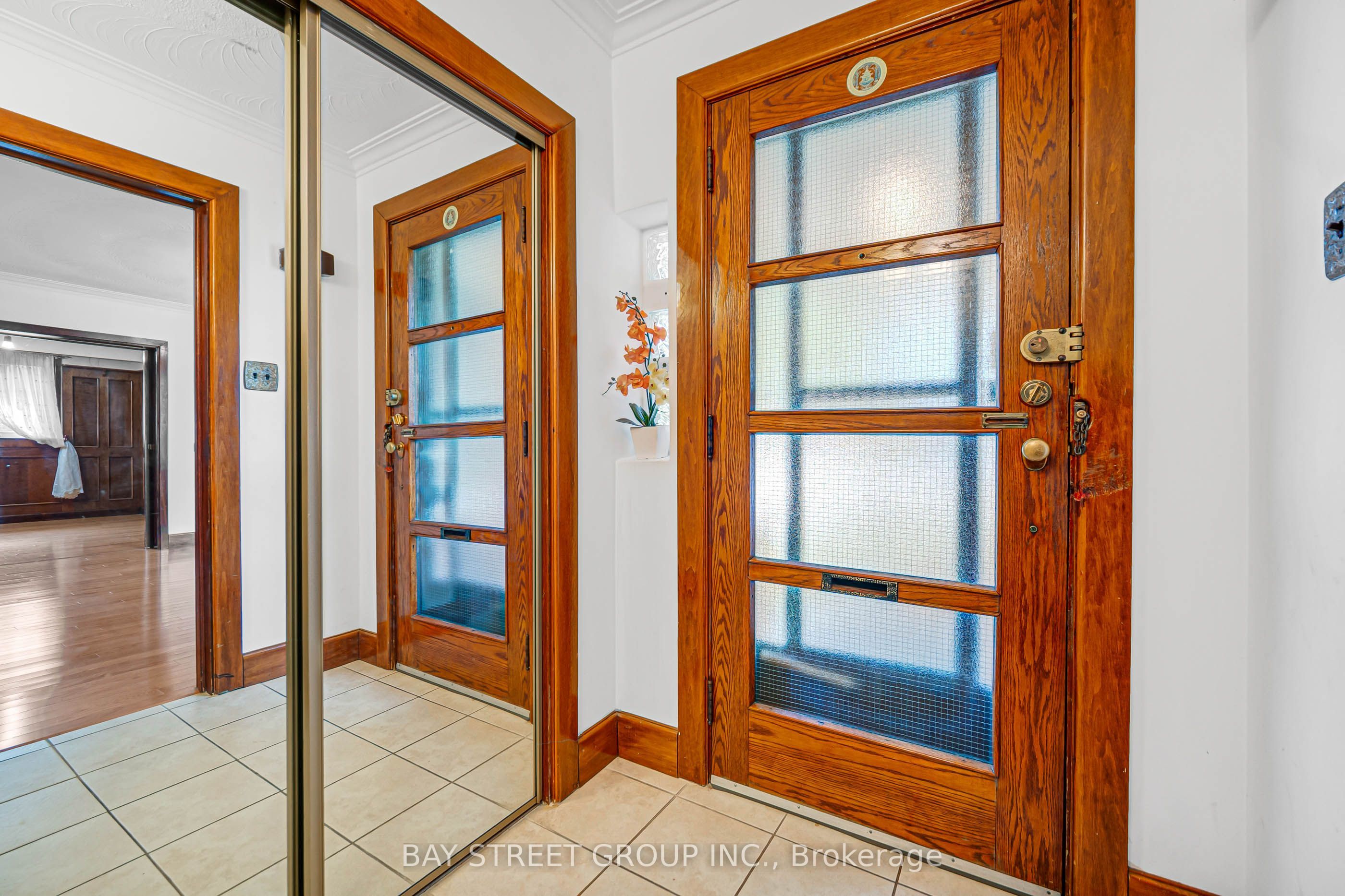 260 Moore Park Avenue Property Photo 5