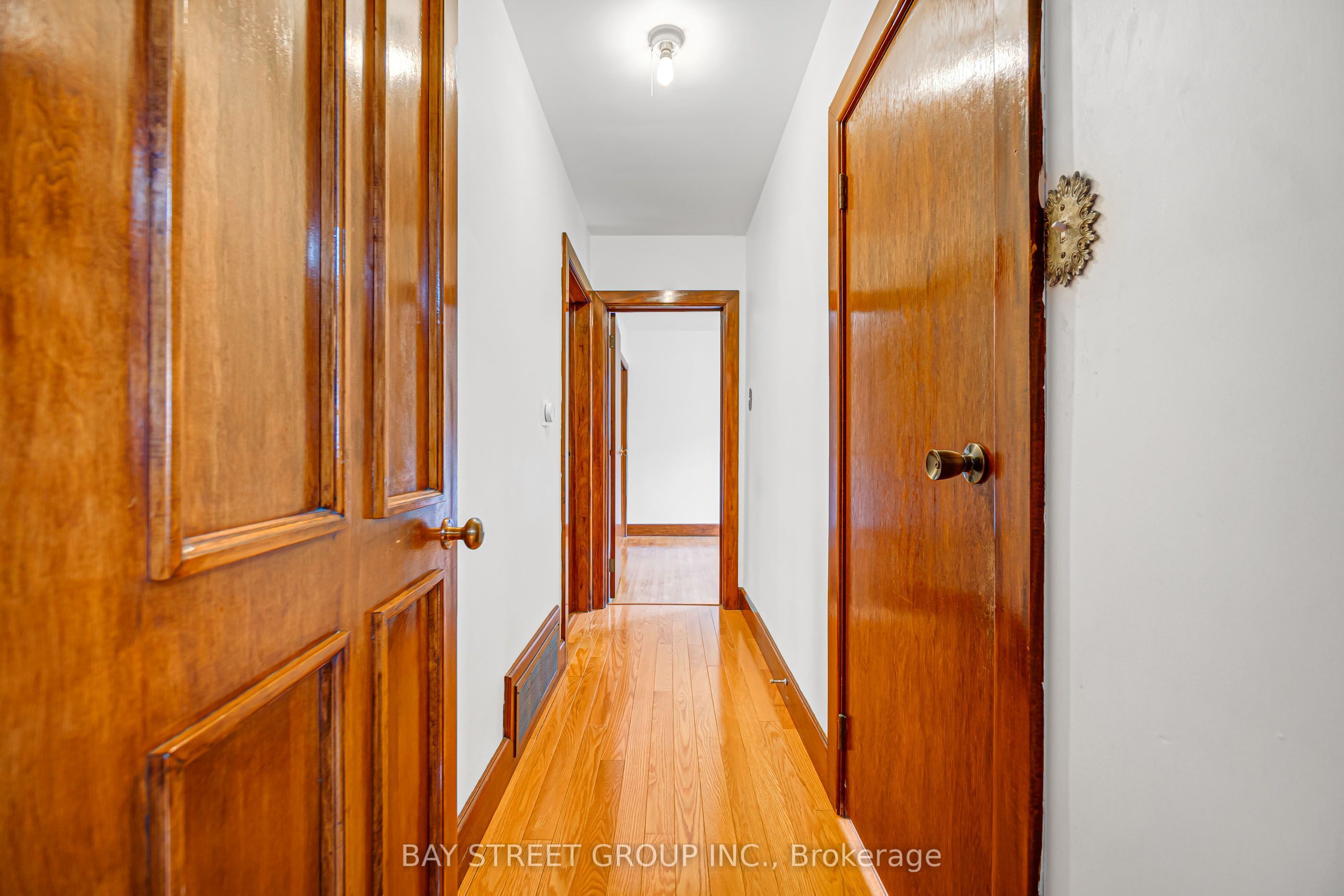 260 Moore Park Avenue Property Photo 7