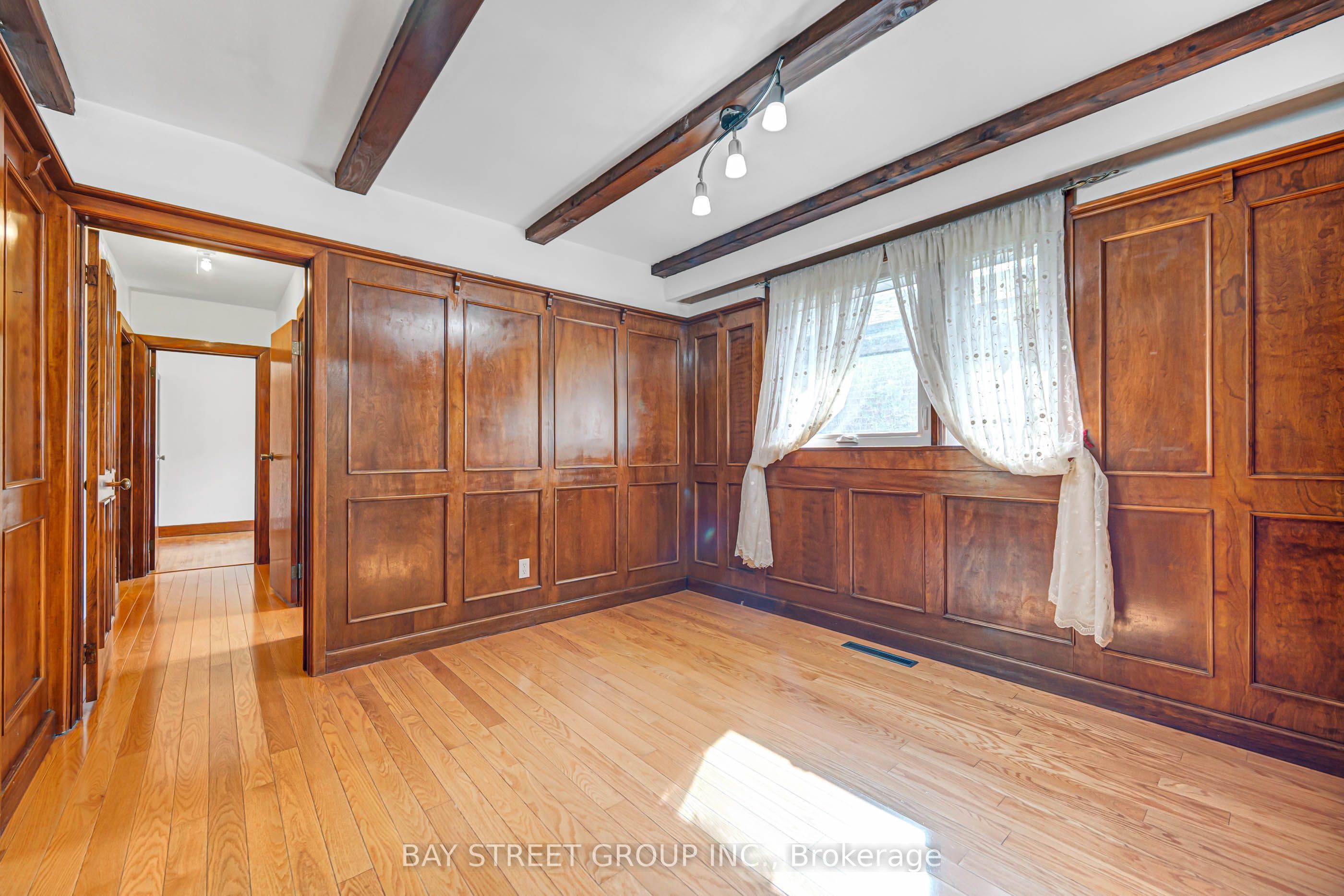 260 Moore Park Avenue Property Photo 12