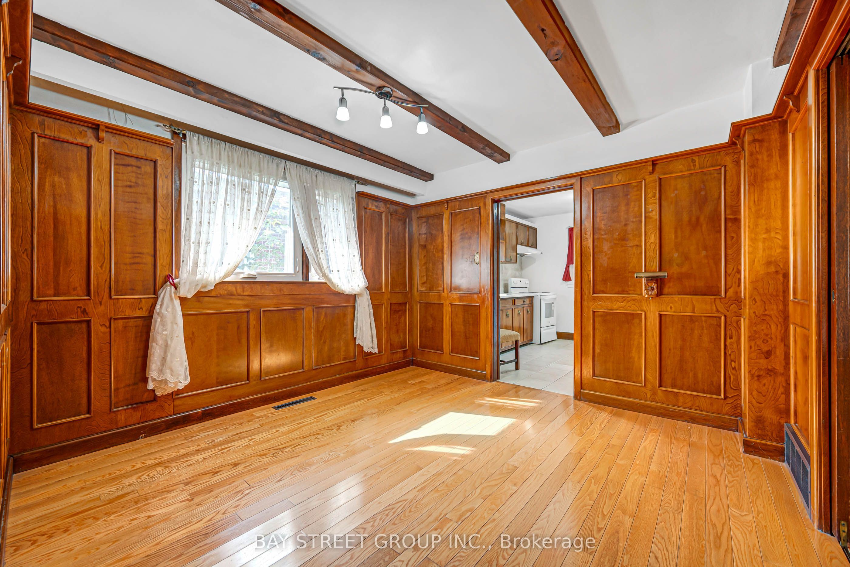 260 Moore Park Avenue Property Photo 13