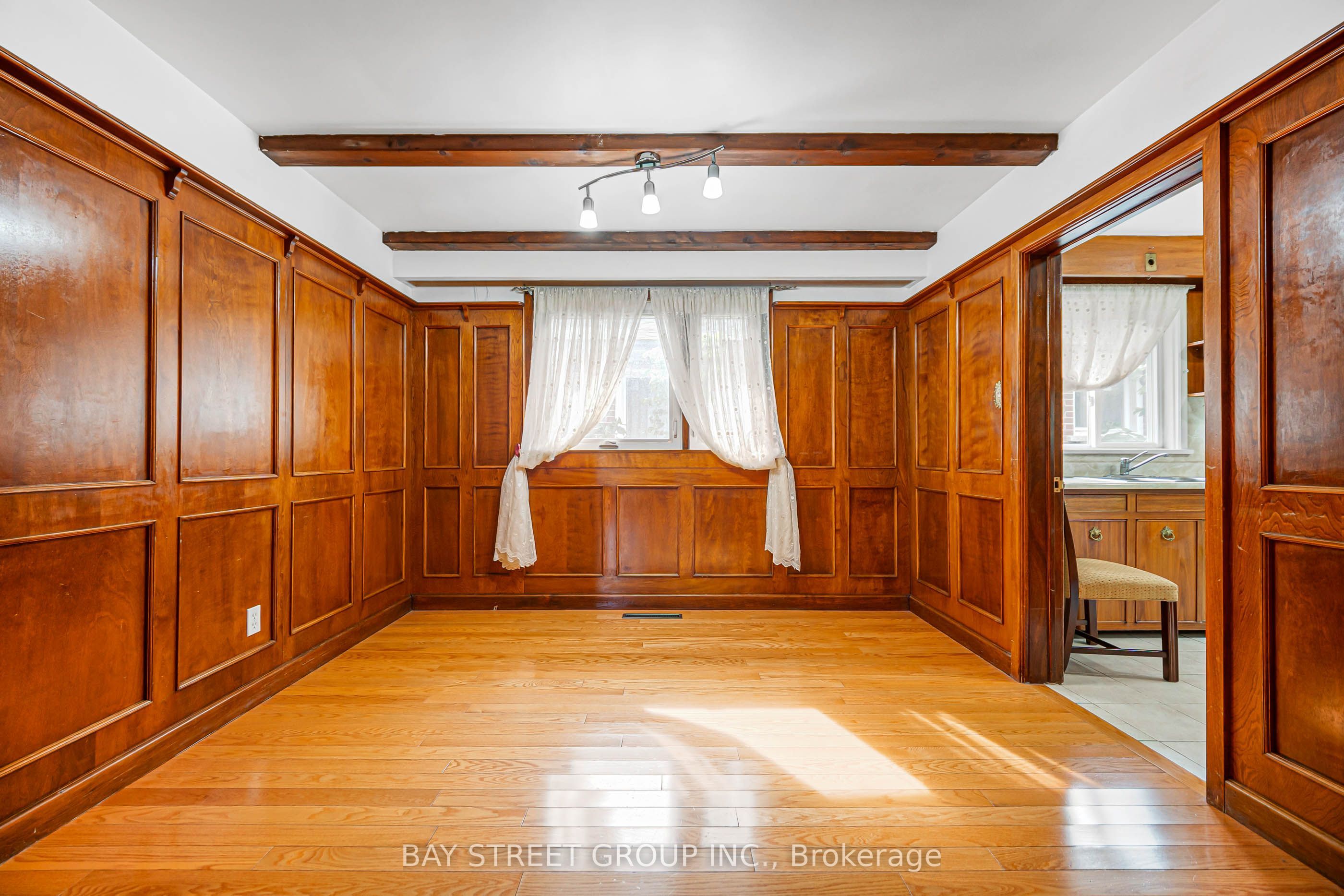 260 Moore Park Avenue Property Photo 25