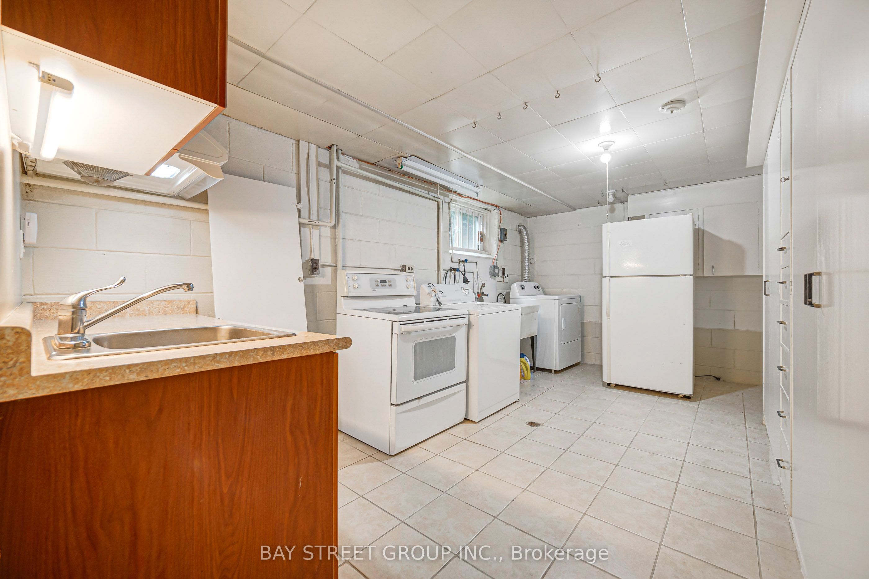 260 Moore Park Avenue Property Photo 30