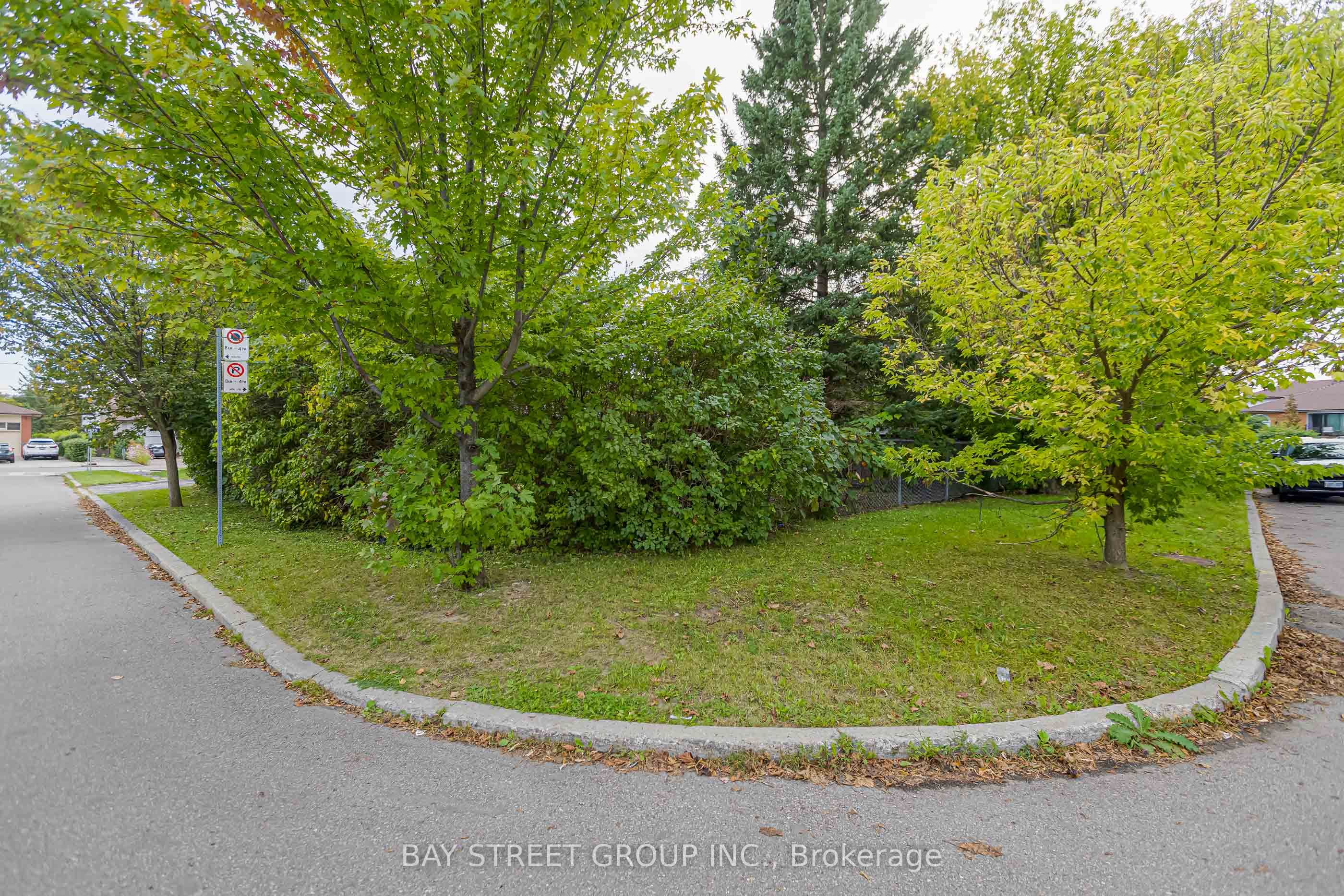 260 Moore Park Avenue Property Photo 39