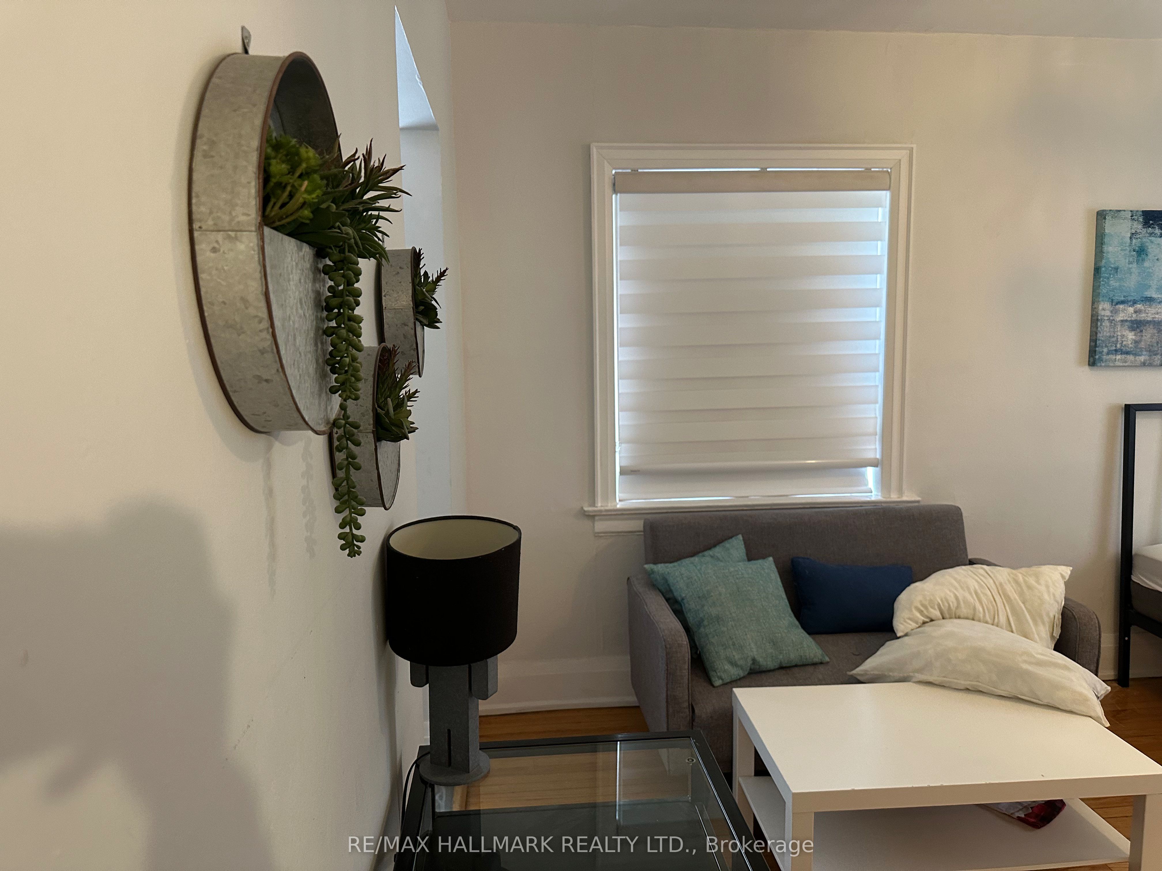 595 St Clair Avenue W 9 Property Photo 8