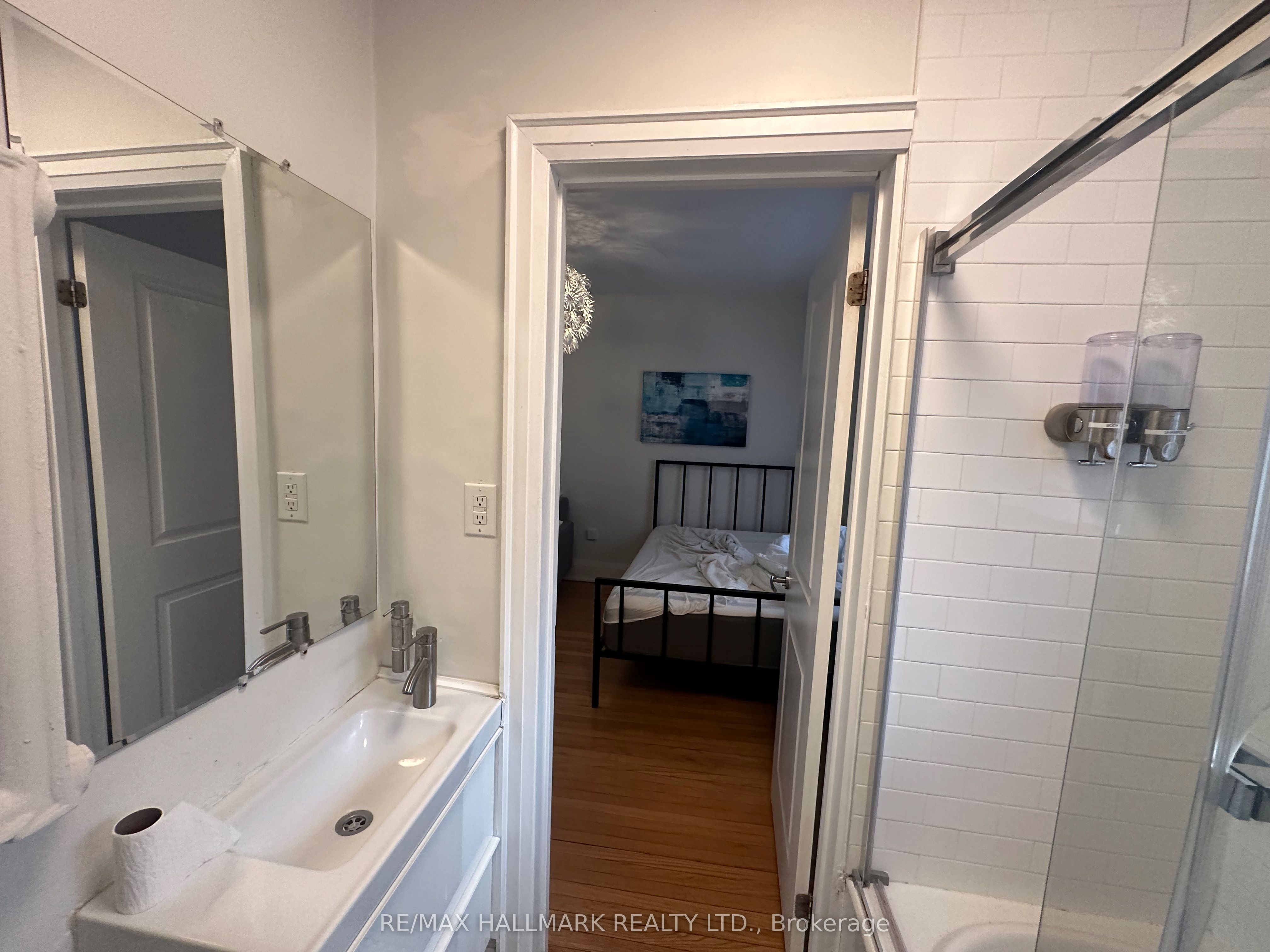 595 St Clair Avenue W 9 Property Photo 14
