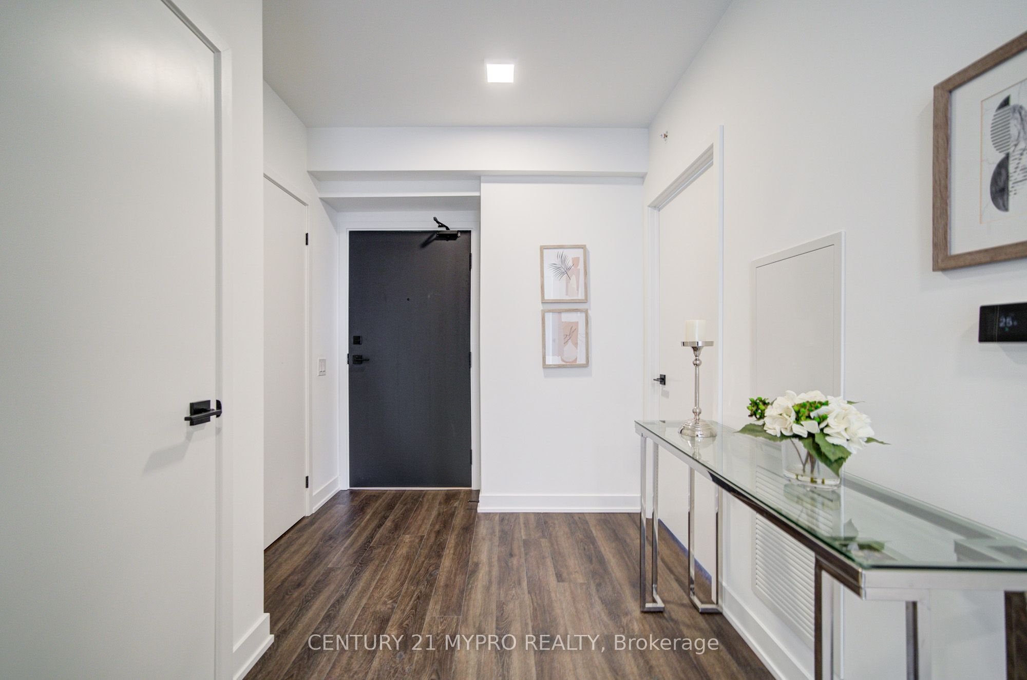 609 Sherbourne Street 2809 Property Photo 4