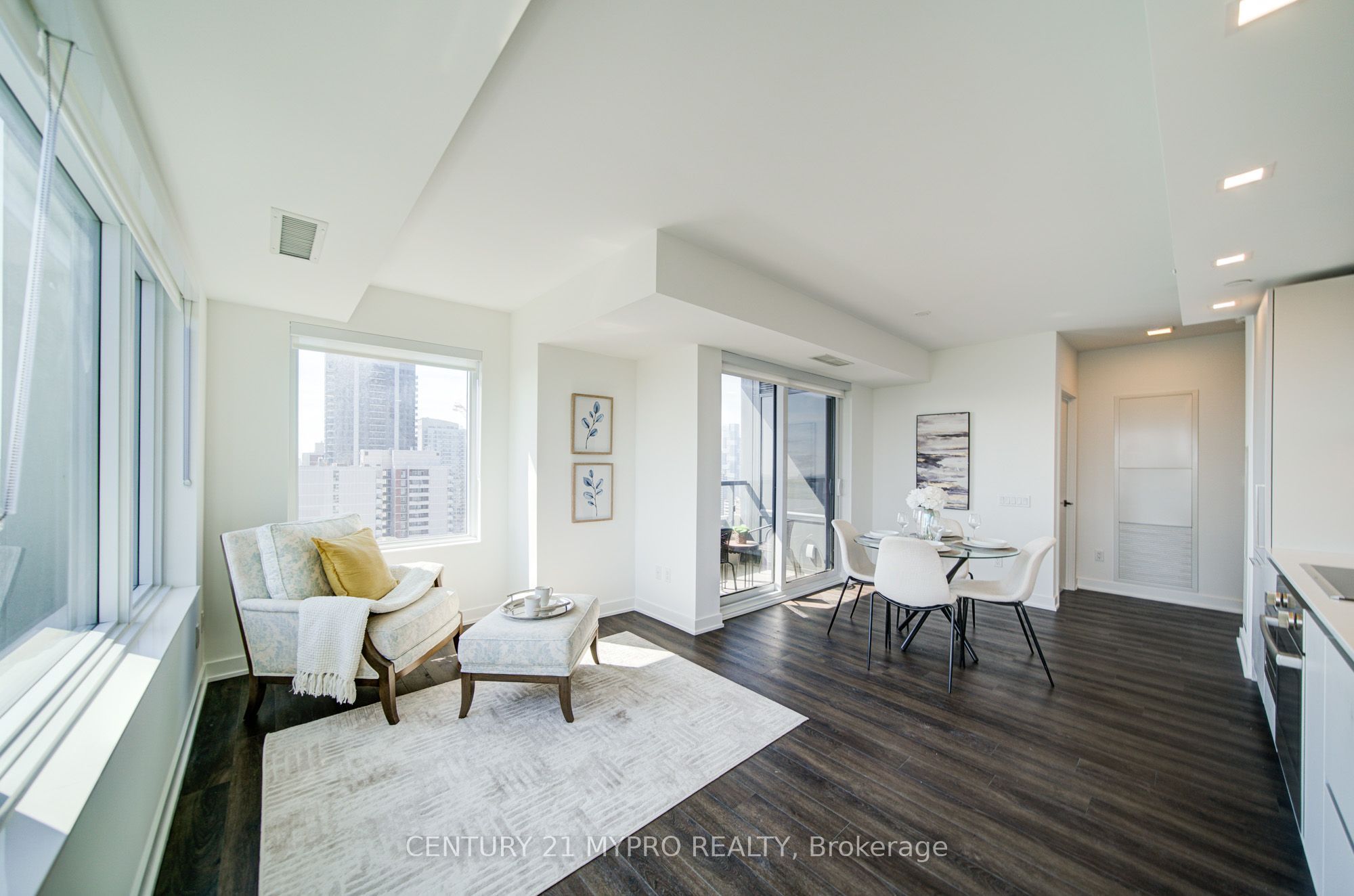 609 Sherbourne Street 2809 Property Photo 5