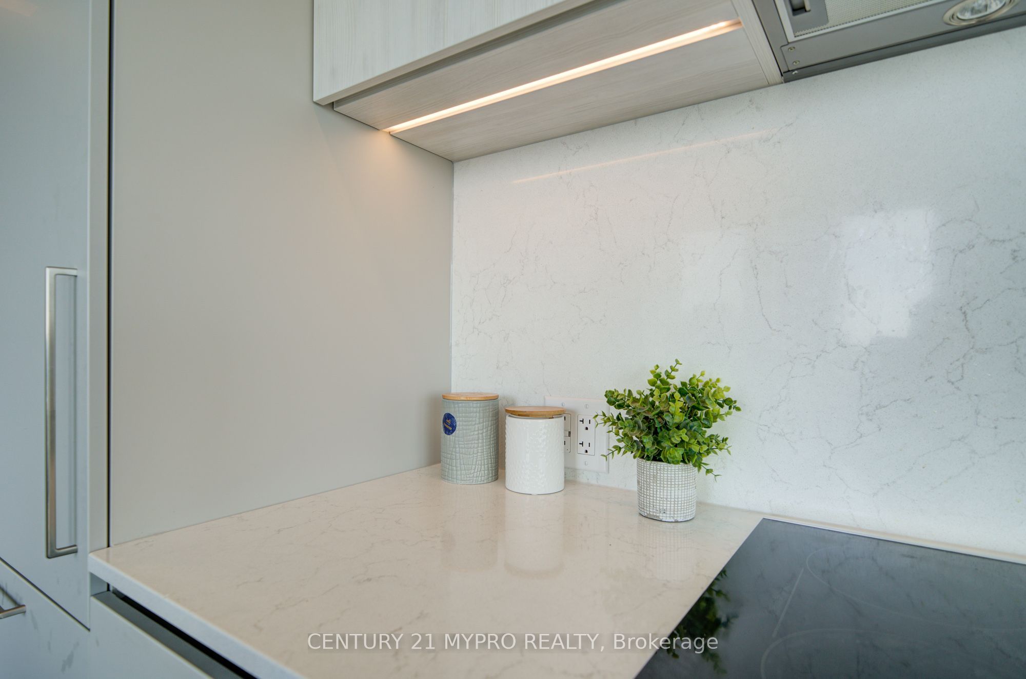 609 Sherbourne Street 2809 Property Photo 11