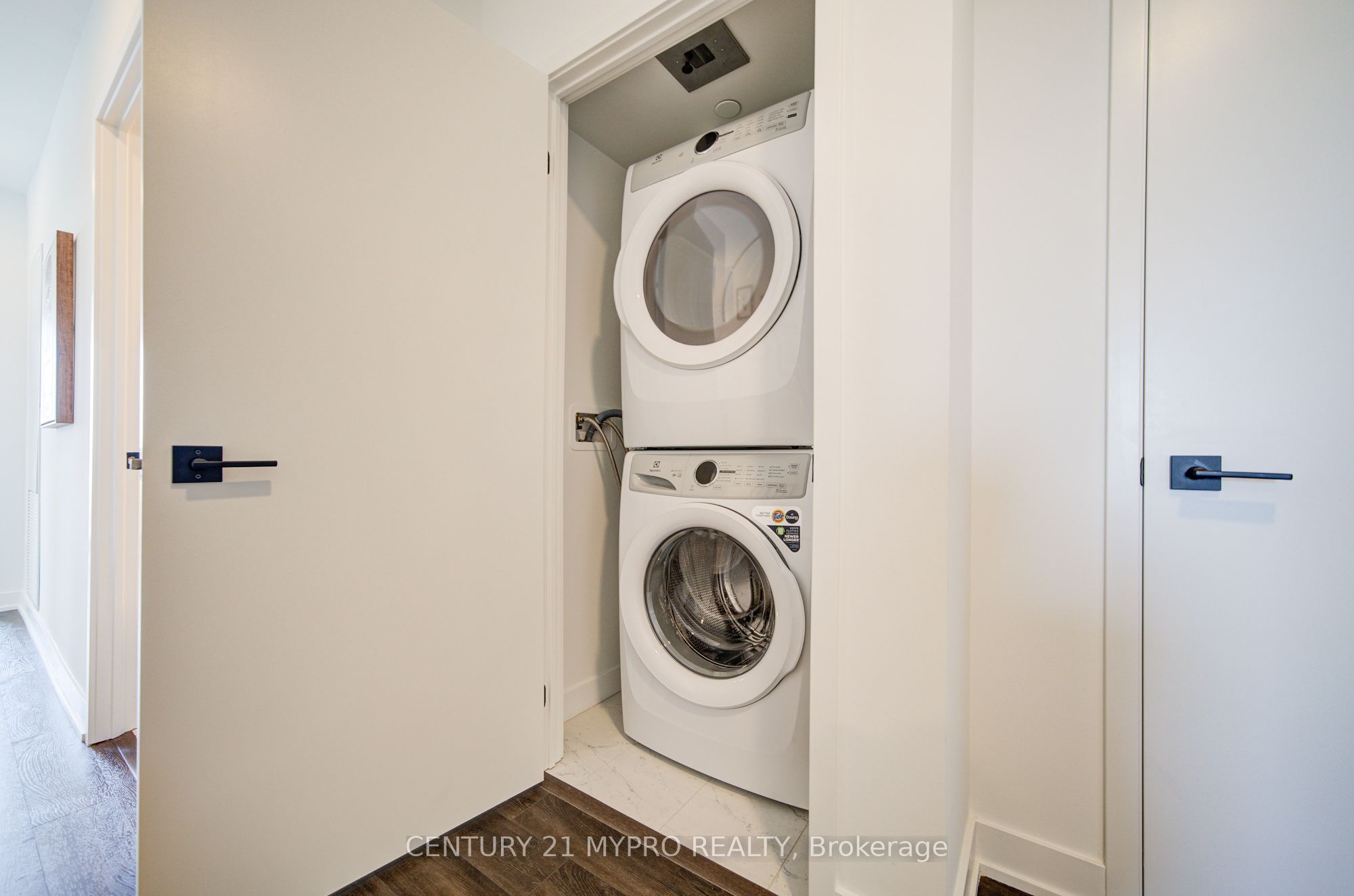609 Sherbourne Street 2809 Property Photo 19
