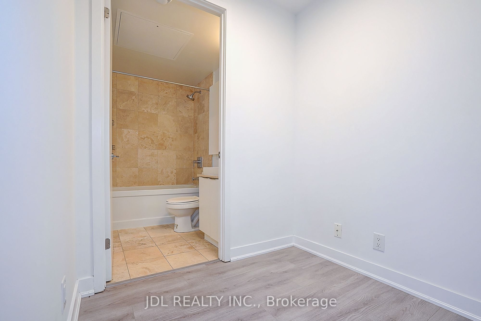14 York Street 2012 Property Photo 10