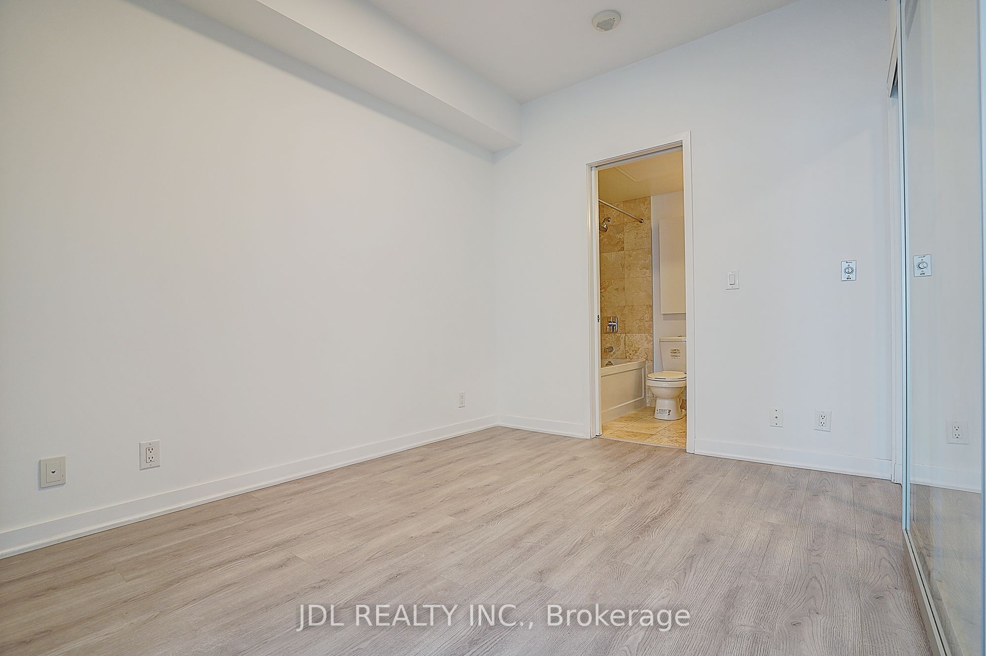 14 York Street 2012 Property Photo 33