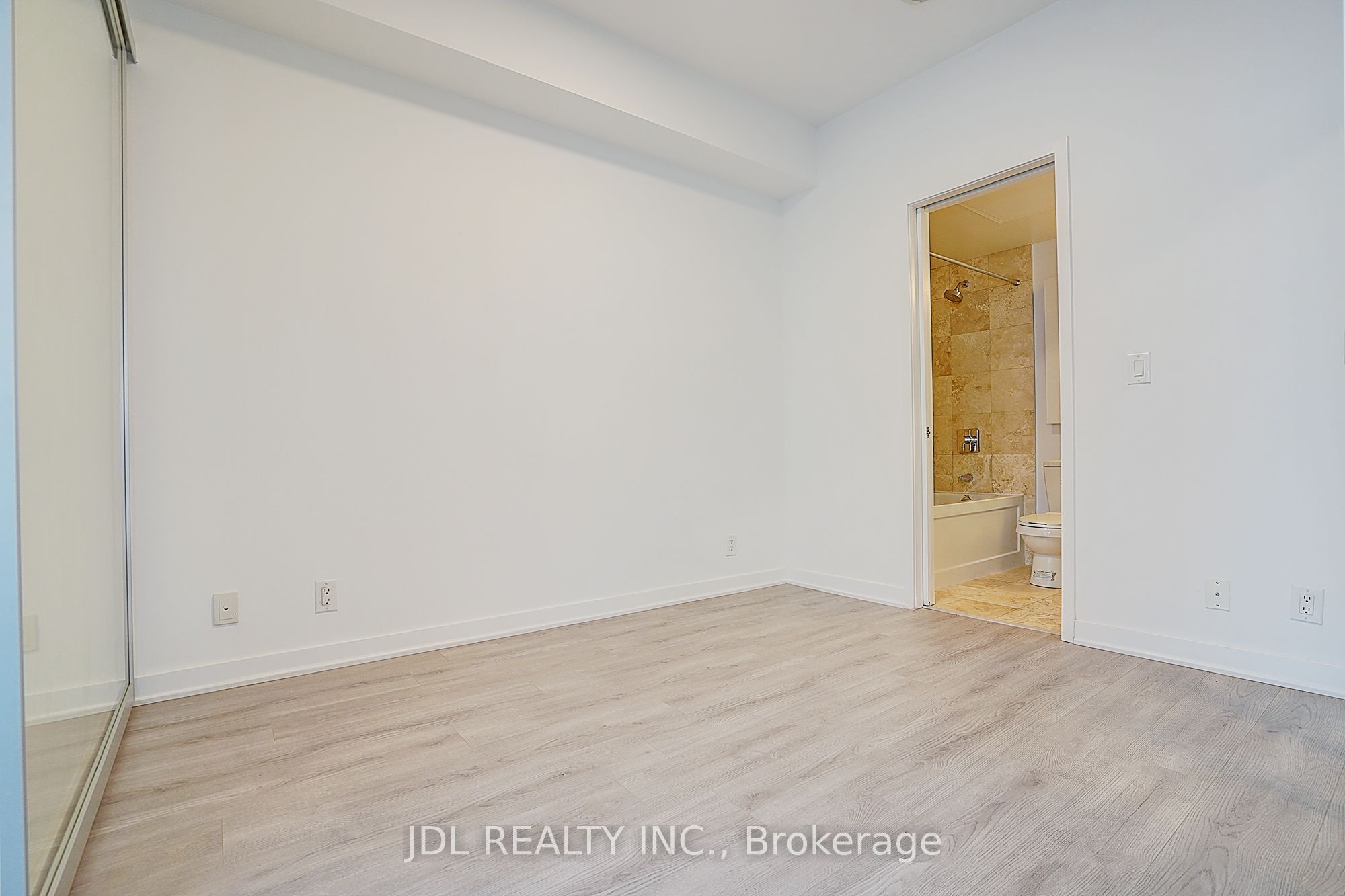 14 York Street 2012 Property Photo 34