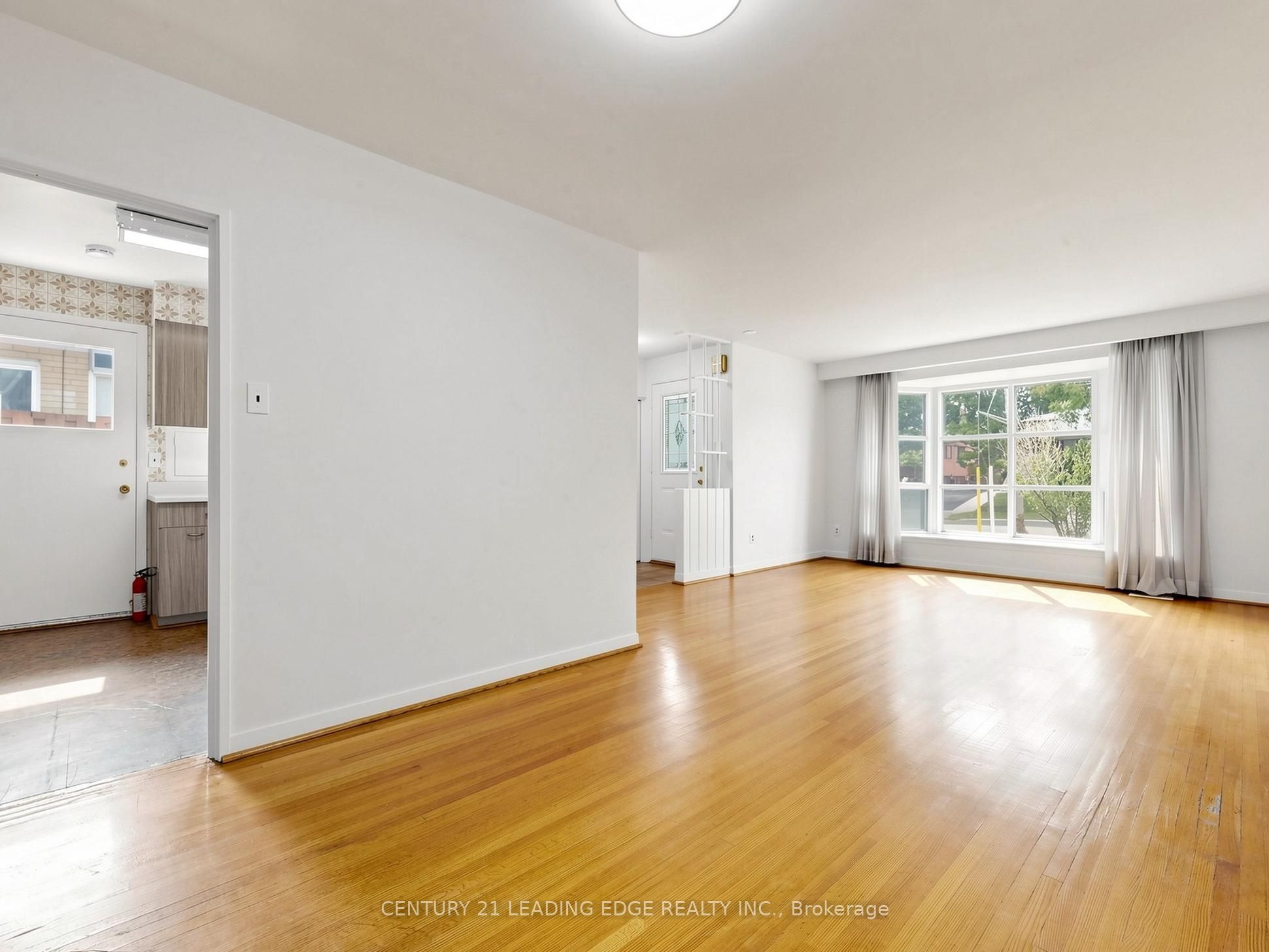 219 Lynedock Crescent Property Photo 9