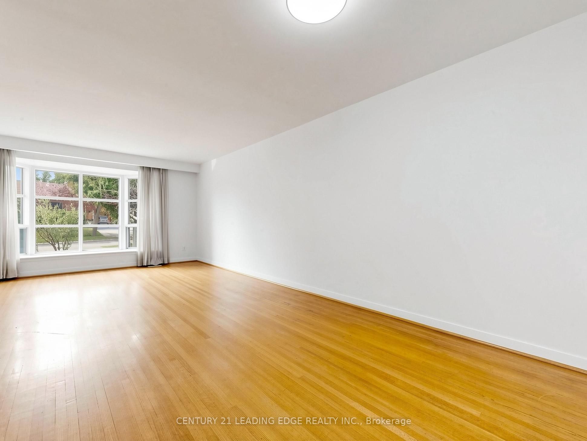 219 Lynedock Crescent Property Photo 10