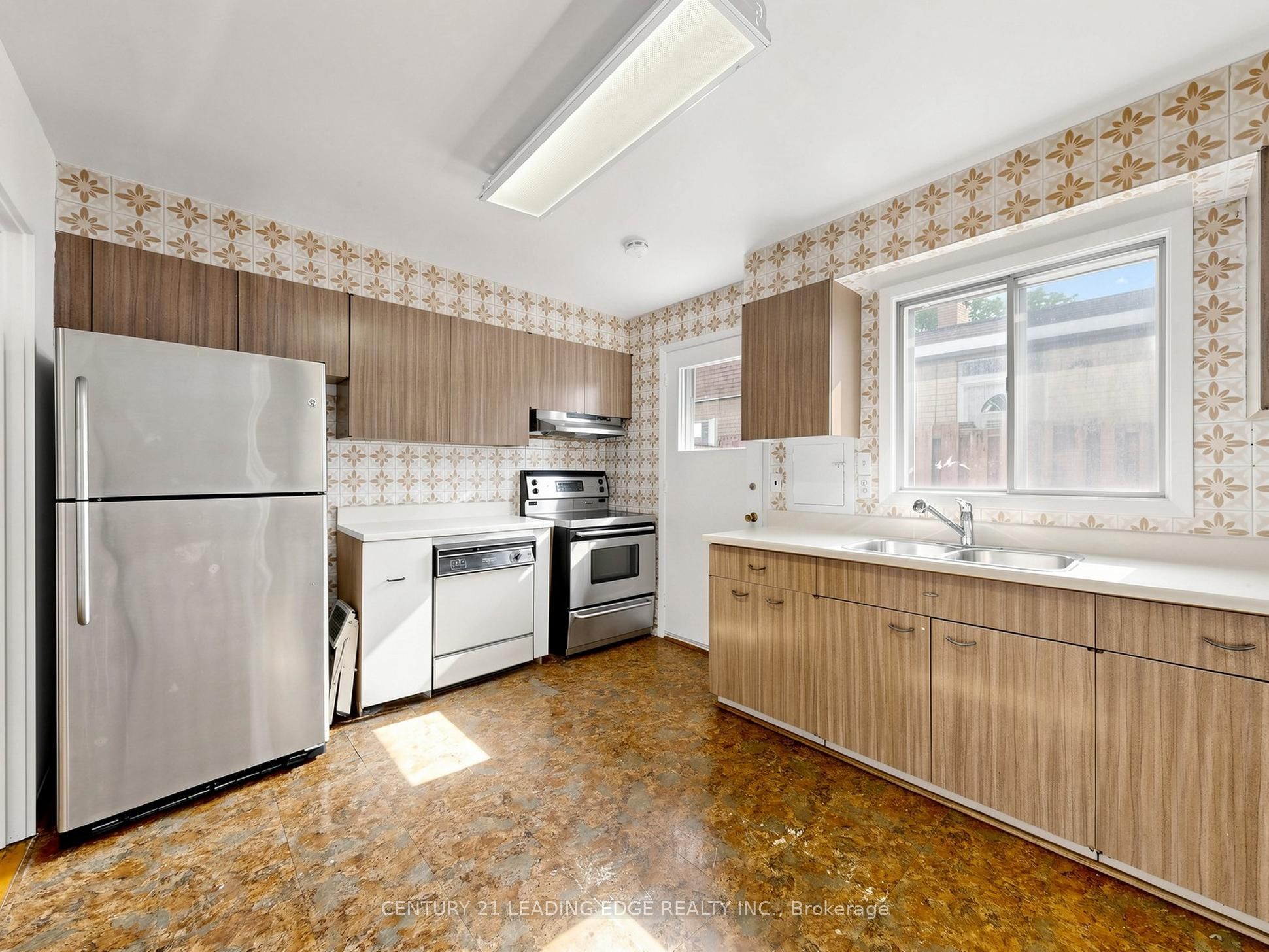 219 Lynedock Crescent Property Photo 14