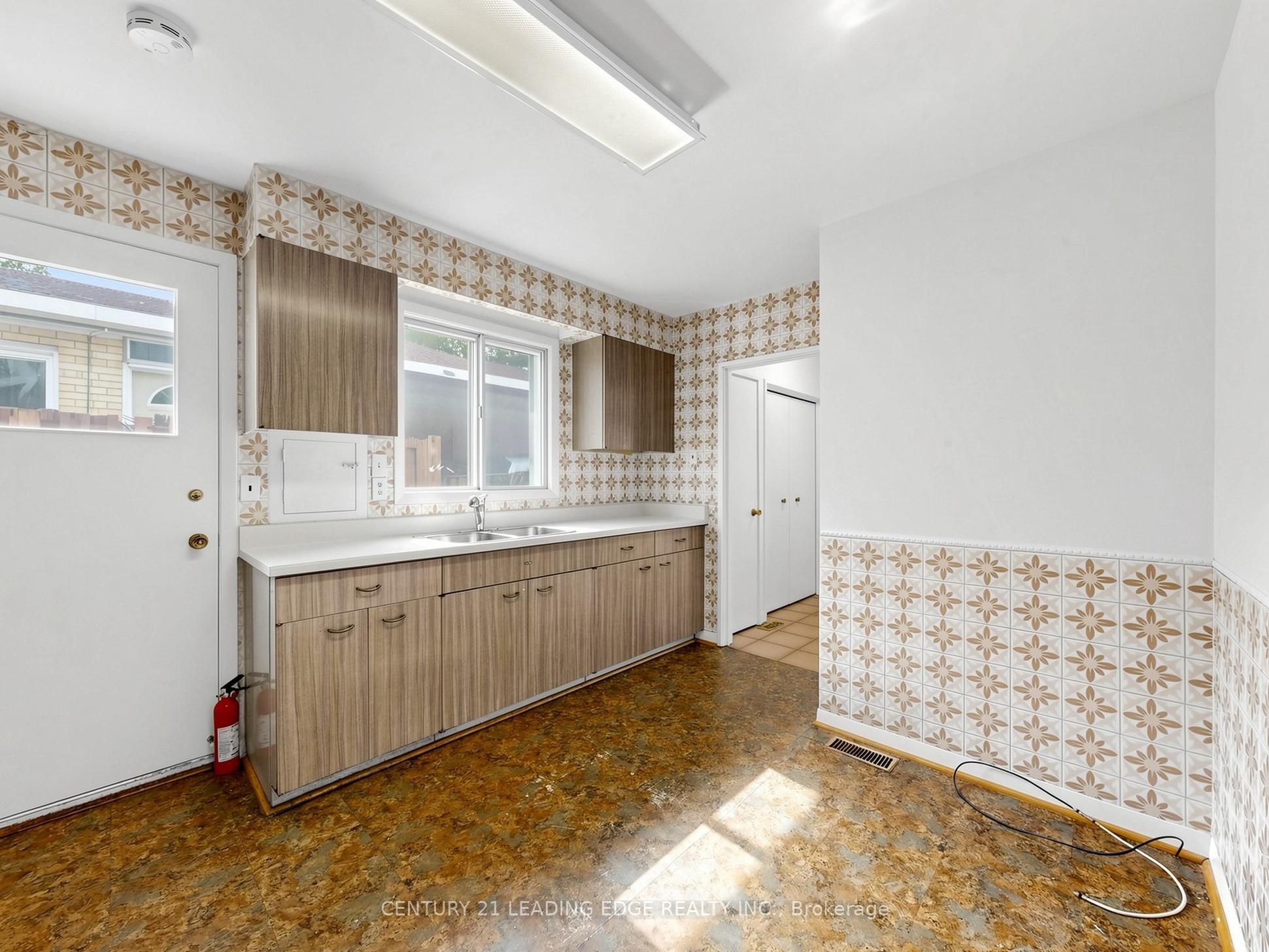 219 Lynedock Crescent Property Photo 17