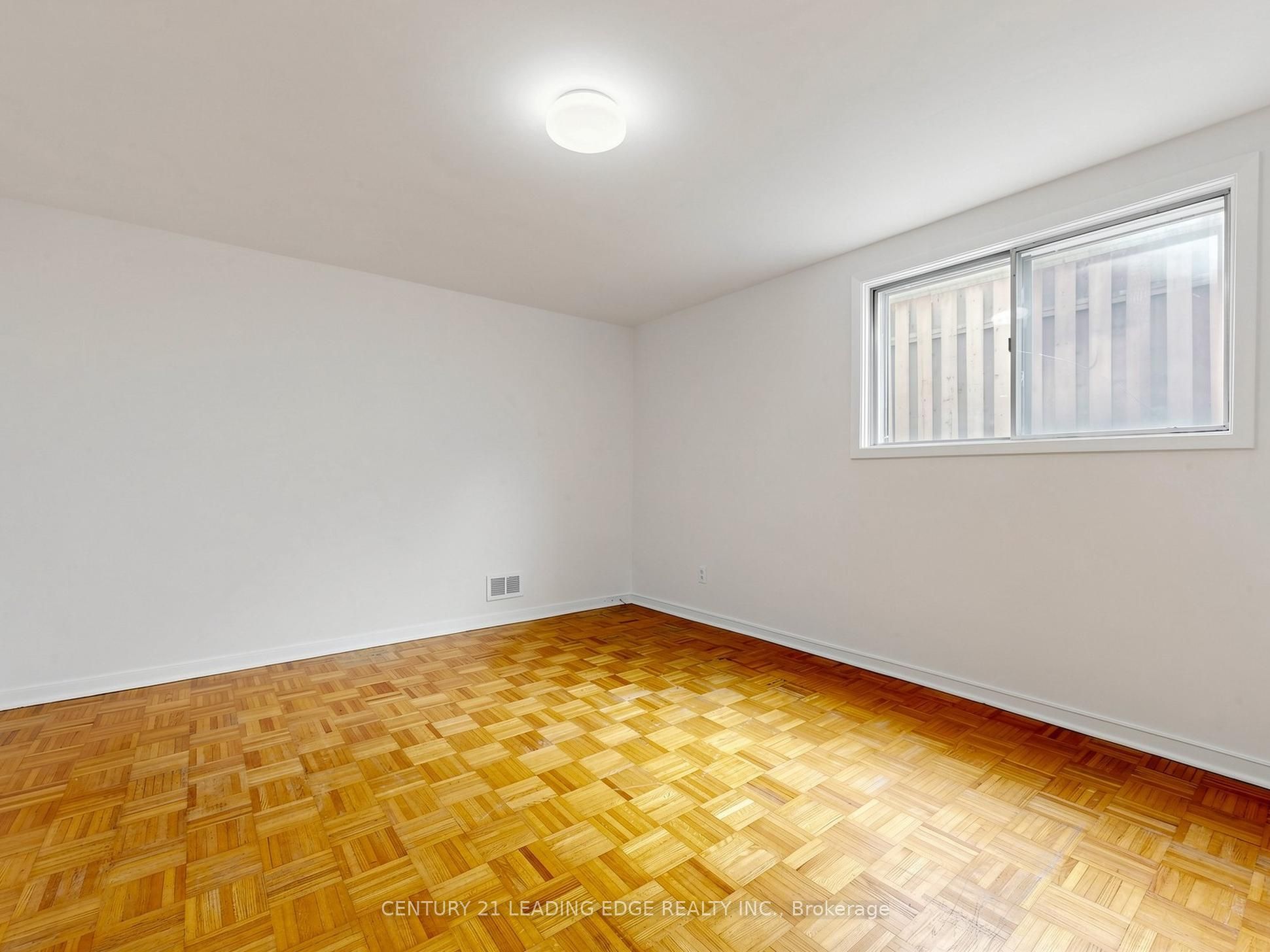 219 Lynedock Crescent Property Photo 19