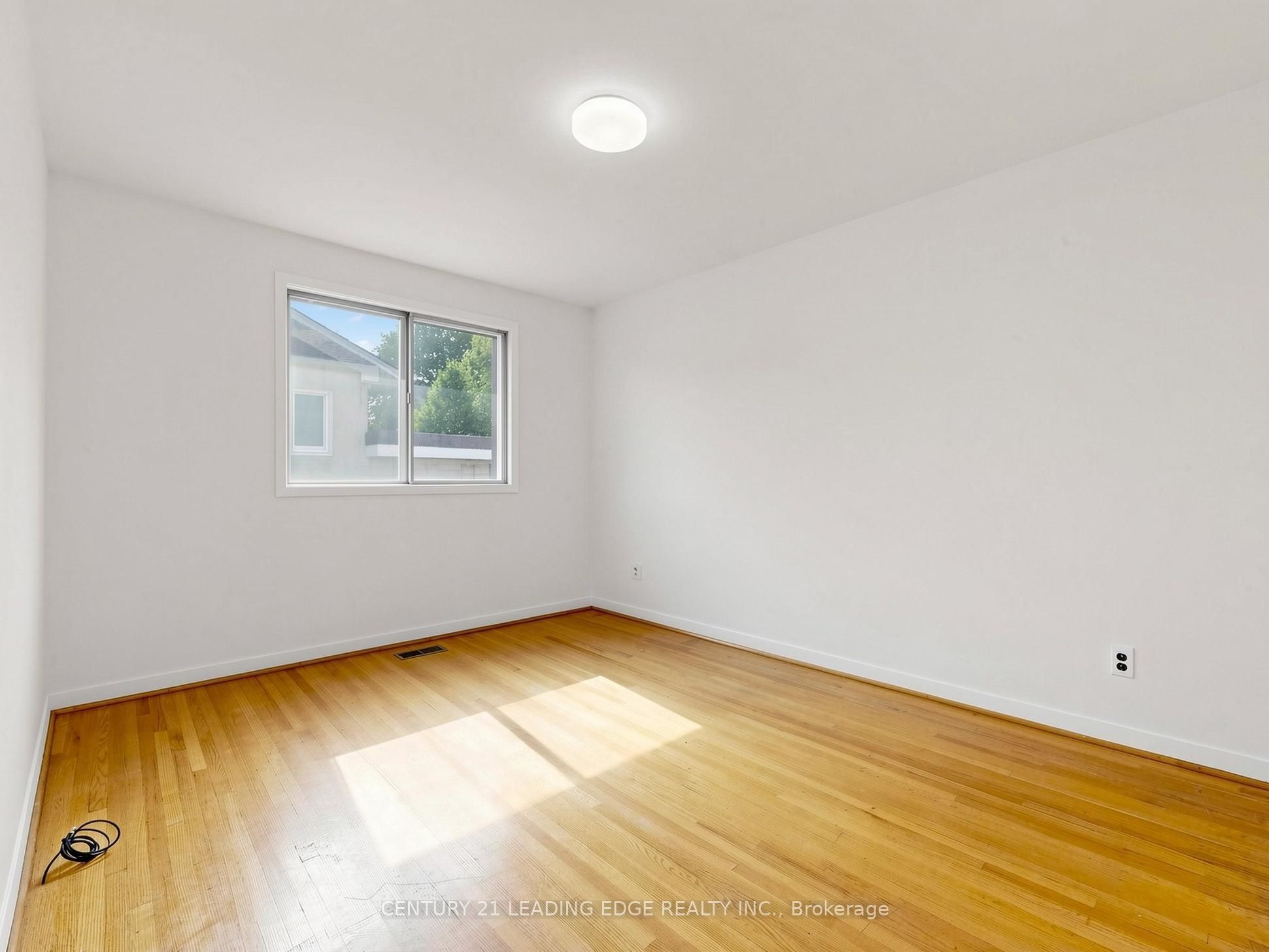 219 Lynedock Crescent Property Photo 24