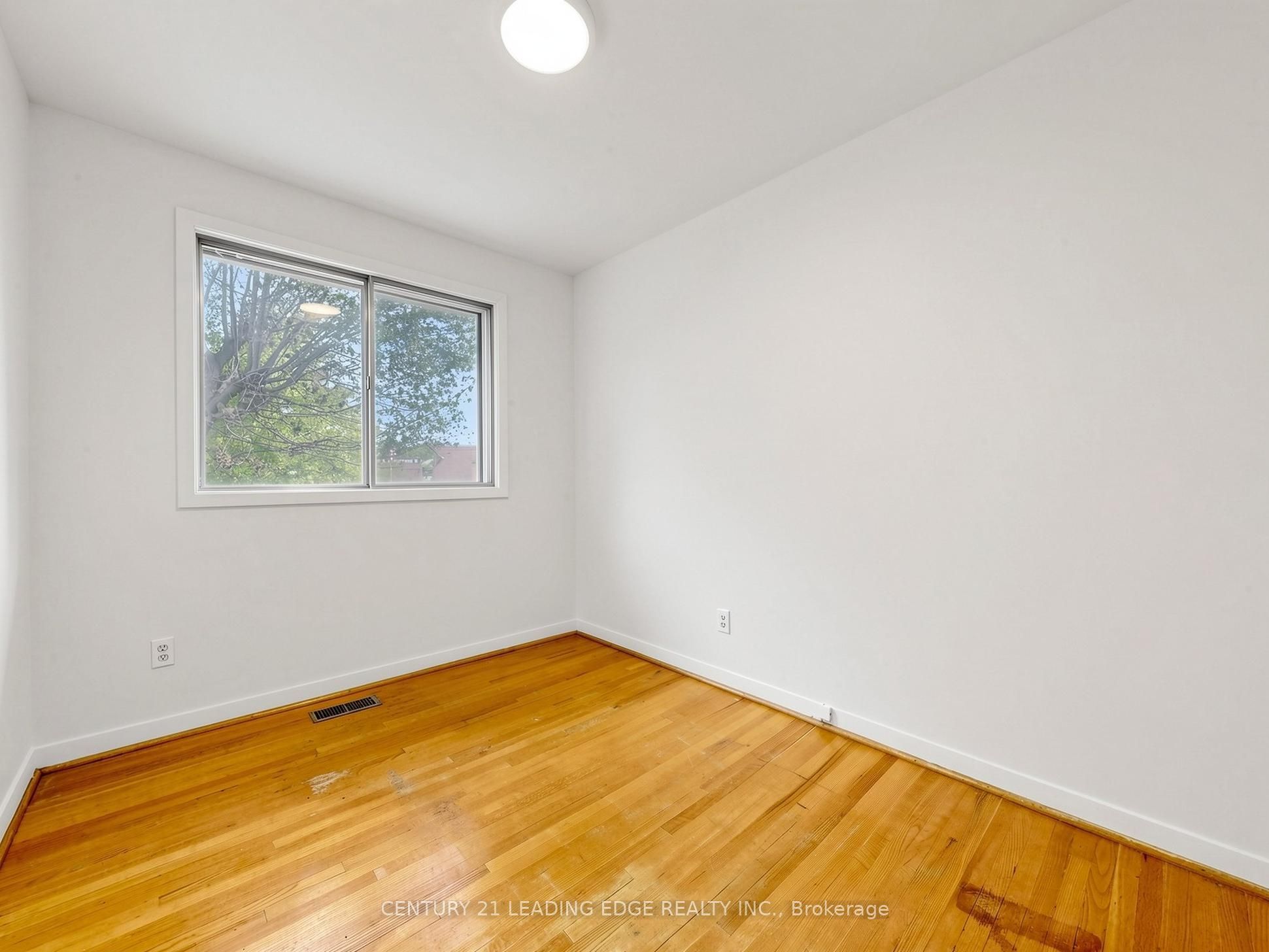 219 Lynedock Crescent Property Photo 29