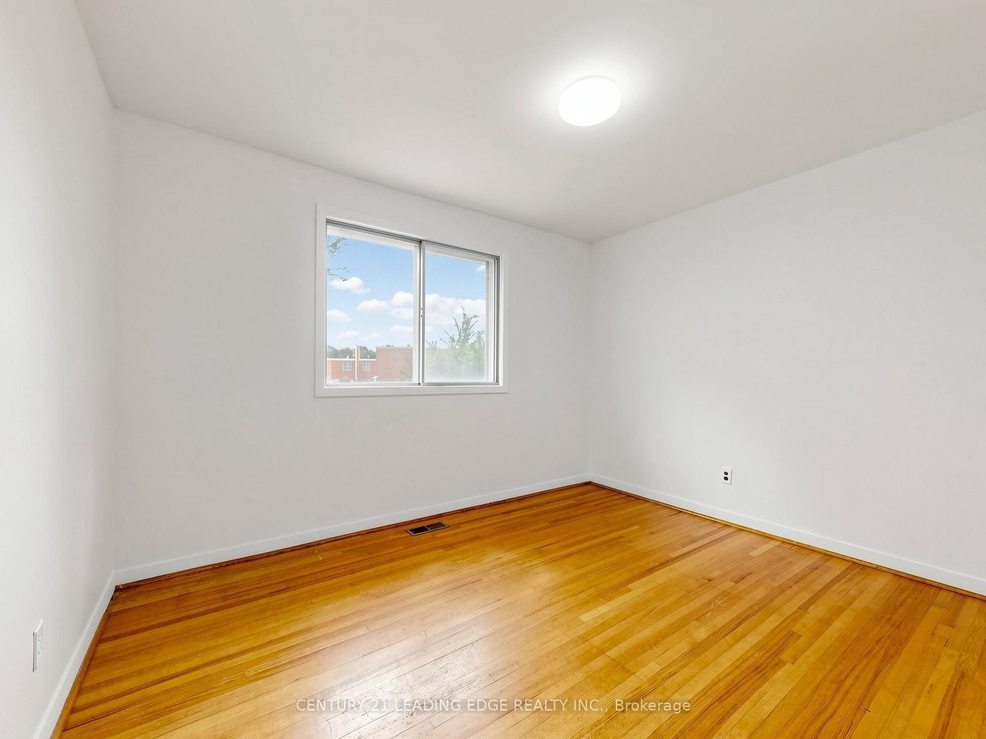 219 Lynedock Crescent Property Photo 31