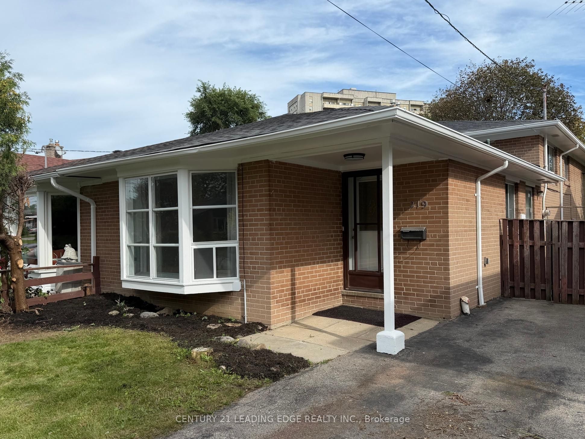 219 Lynedock Crescent Property Photo 39