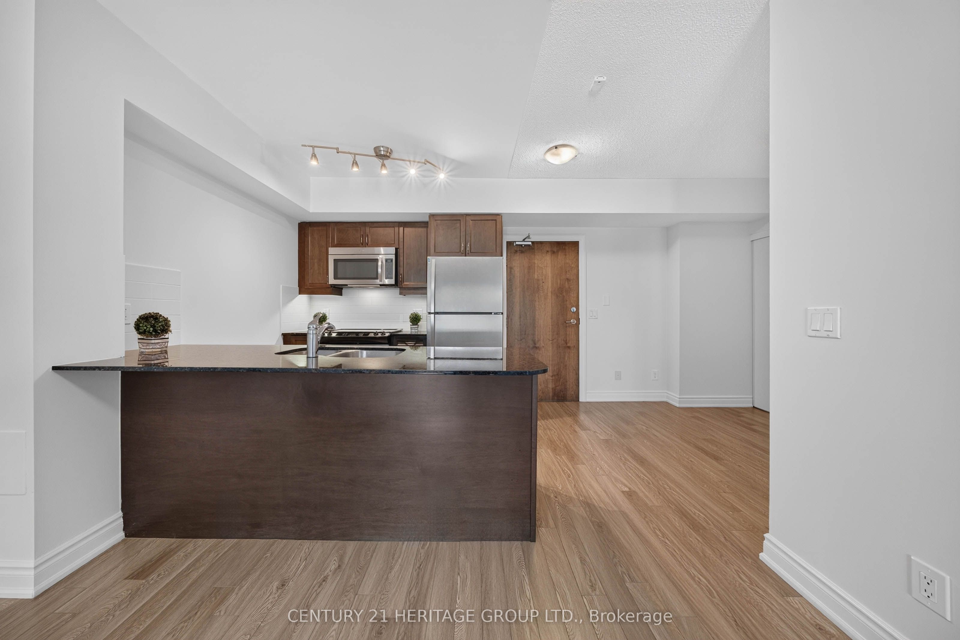 701 Sheppard Avenue W 234 Property Photo 9
