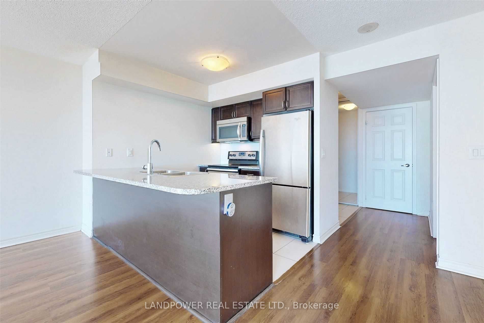 19 Grand Trunk Crescent 3315 Property Photo 8
